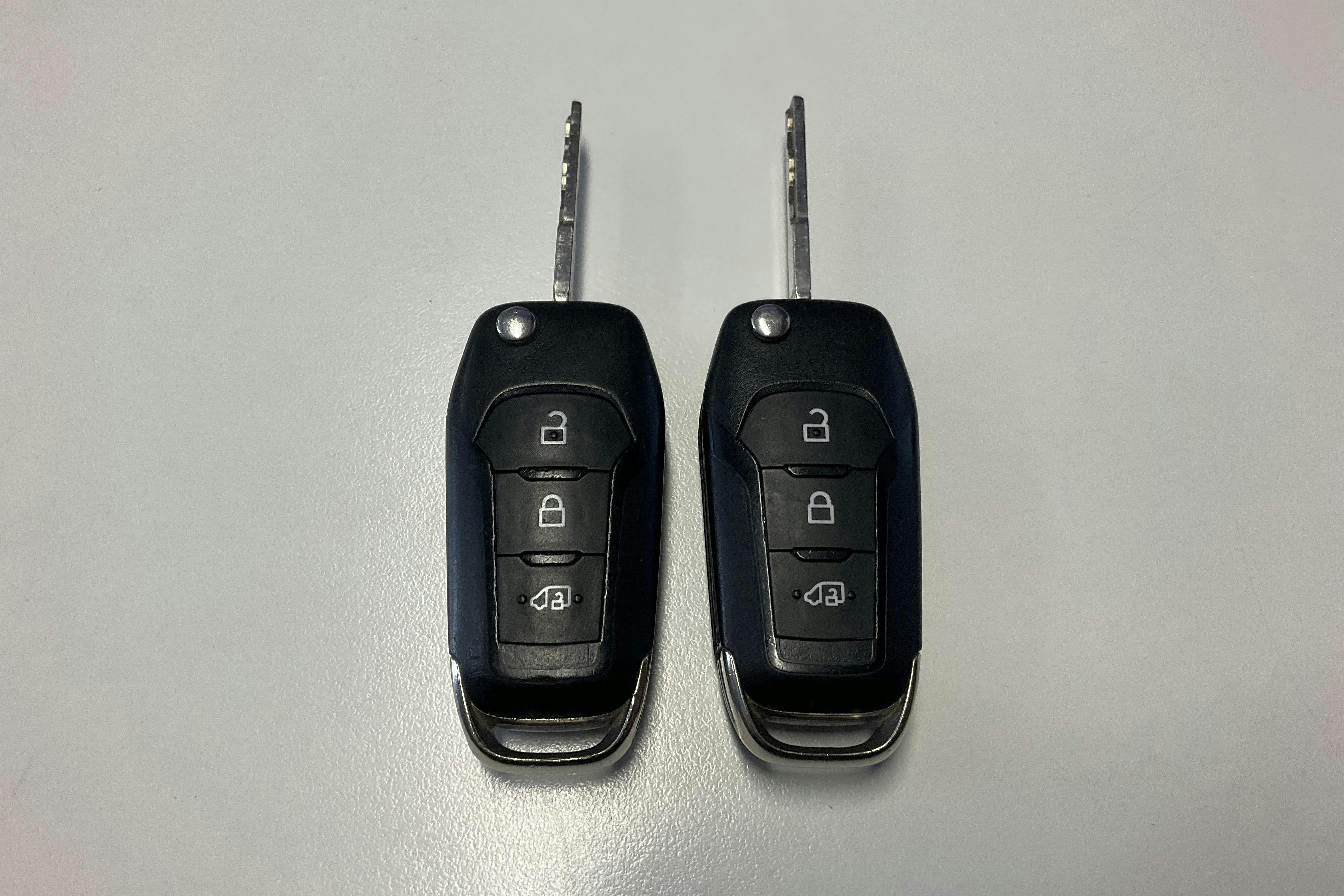 Presentation photo 15 of 15: Ford Transit Connect 1.5 TDCi (120hk) - 113 180 km - Automatic - red - 2021