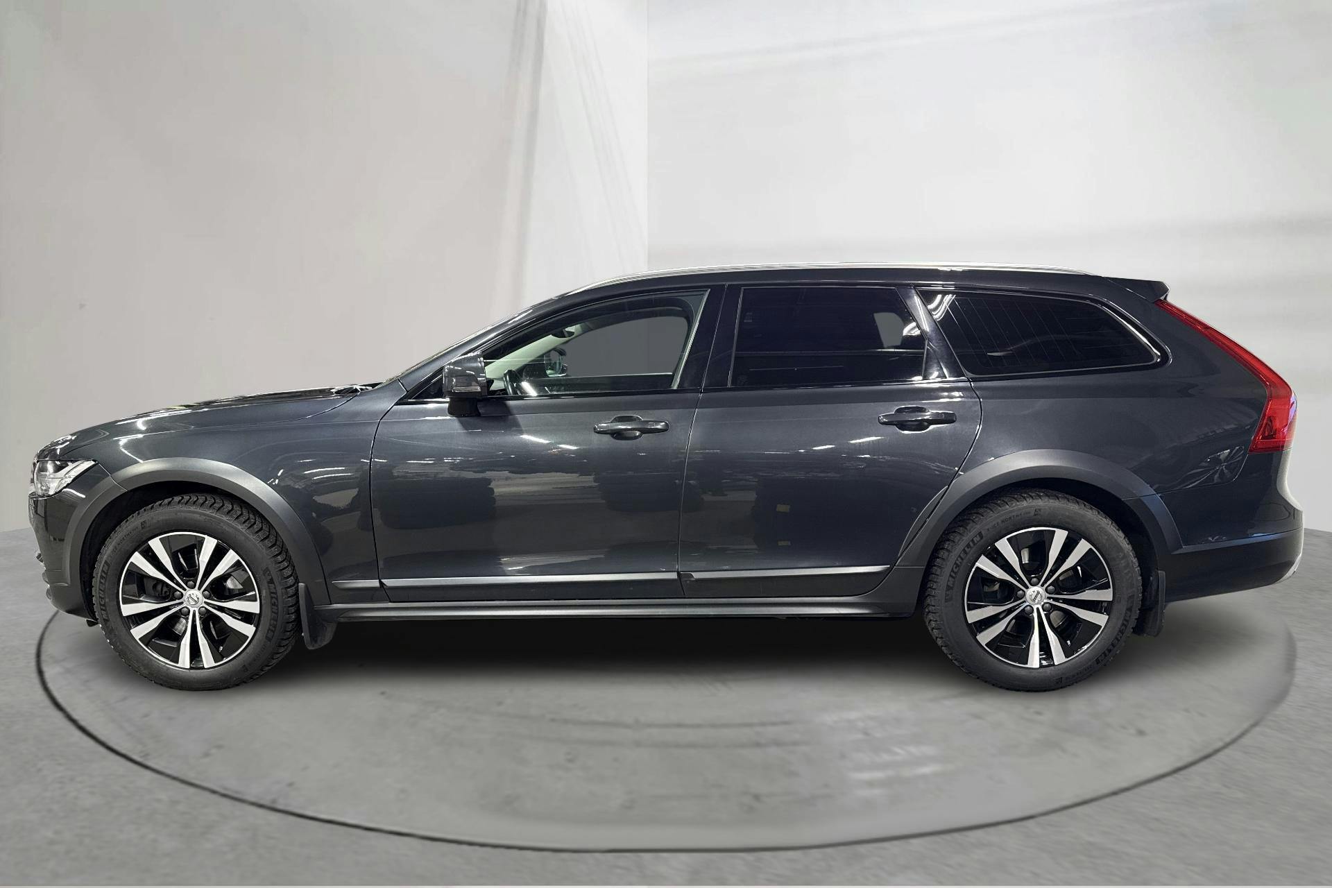 Presentation photo 2 of 15: Volvo V90 D4 Cross Country AWD (190hk) - 167 300 km - Automatic - gray - 2020