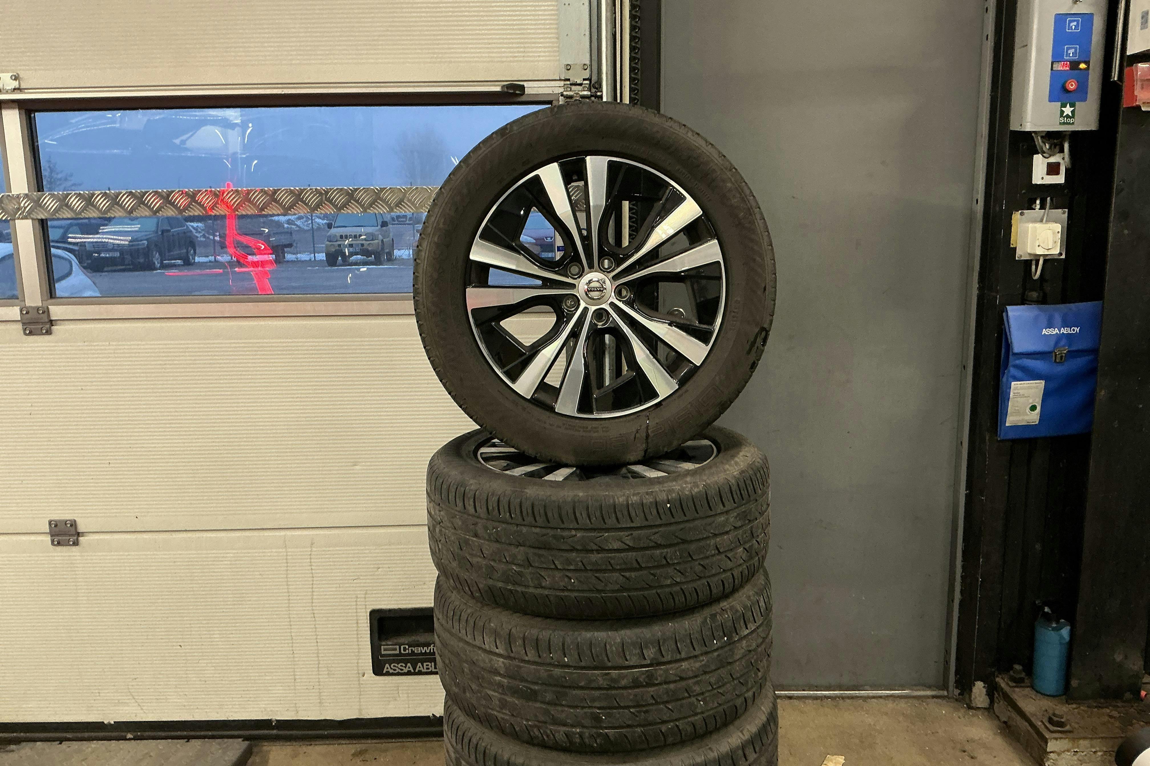 Presentation photo 15 of 15: Volvo V90 D4 Cross Country AWD (190hk) - 167 300 km - Automatic - gray - 2020