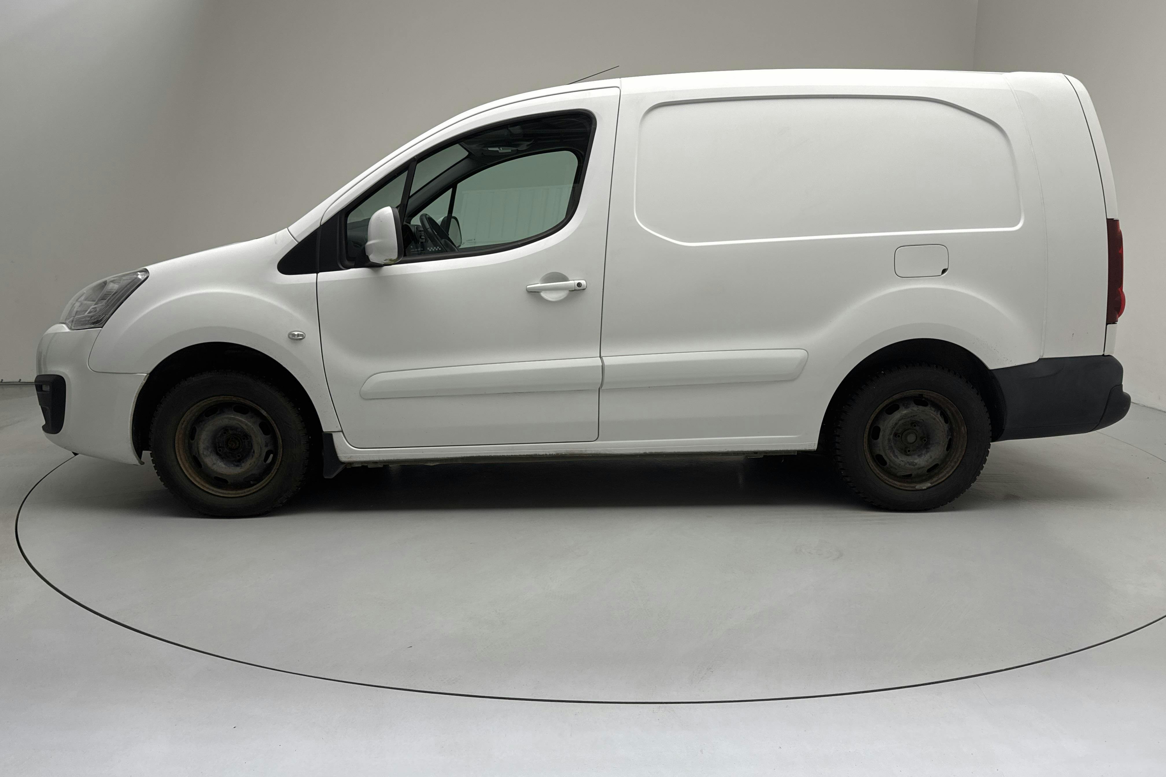 Esitlusfoto 2 aadressil 11: Peugeot Partner 1.6 BlueHDI Skåp (100hk) - 129 340 km - Käsitsi - valge - 2015