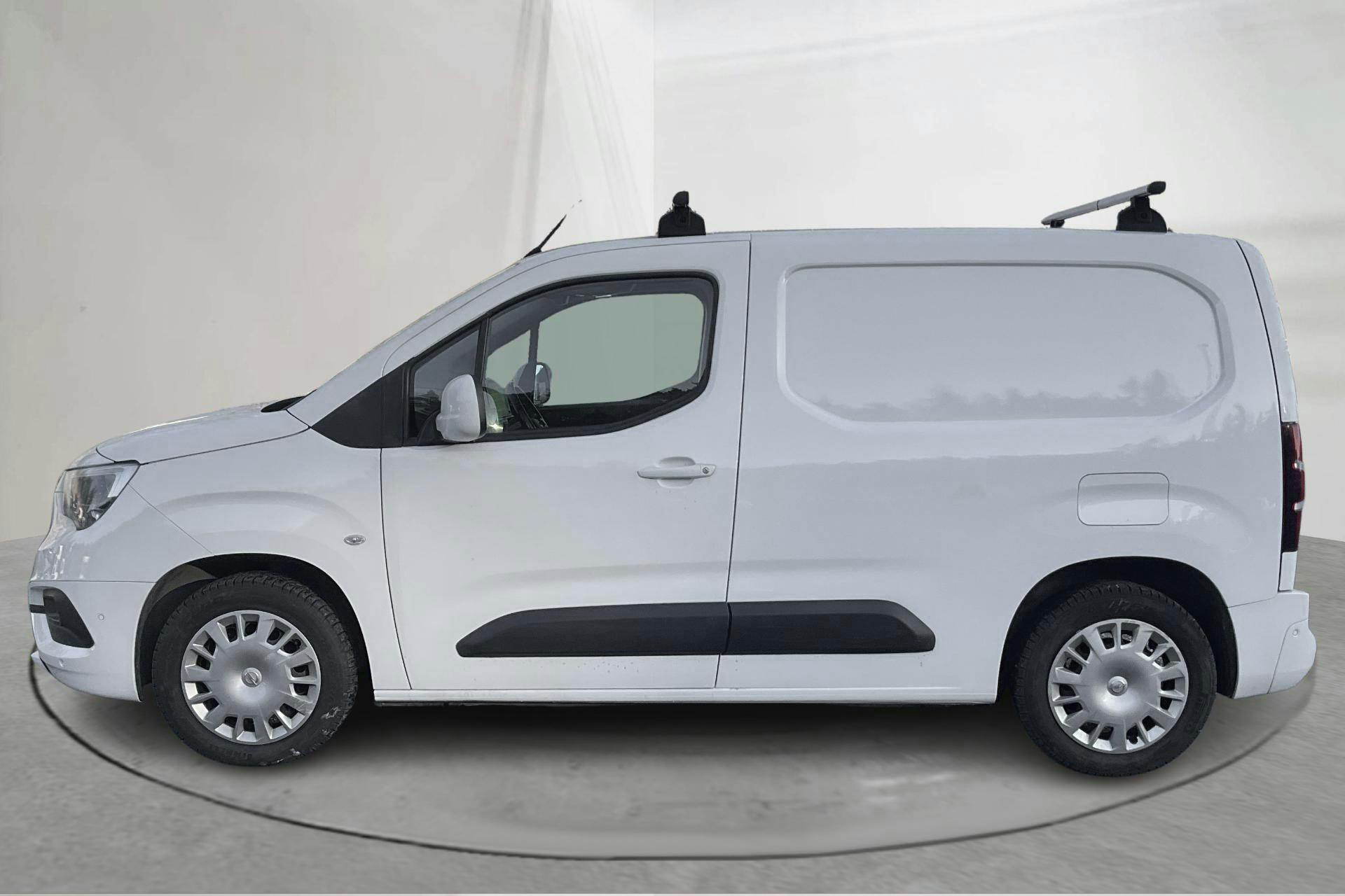 Presentation photo 2 of 12: Opel Combo 1.5 CDTI Skåp (100hk) - 105 420 km - Manual - white - 2019