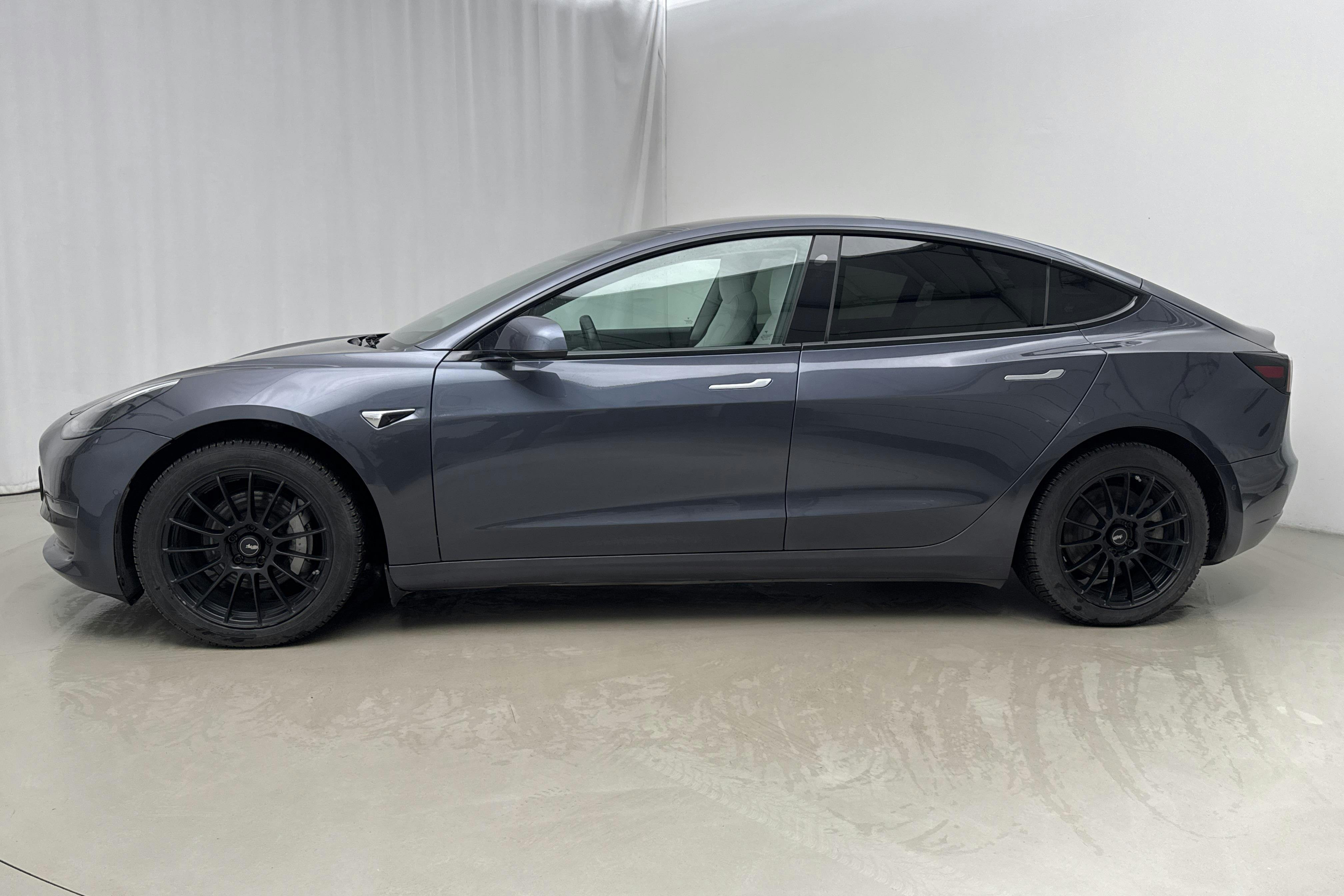 Esittelykuva 2 osoitteesta 24: Tesla Model 3 Long Range Dual Motor AWD - 127 390 km - Automaattinen - harmaa - 2020