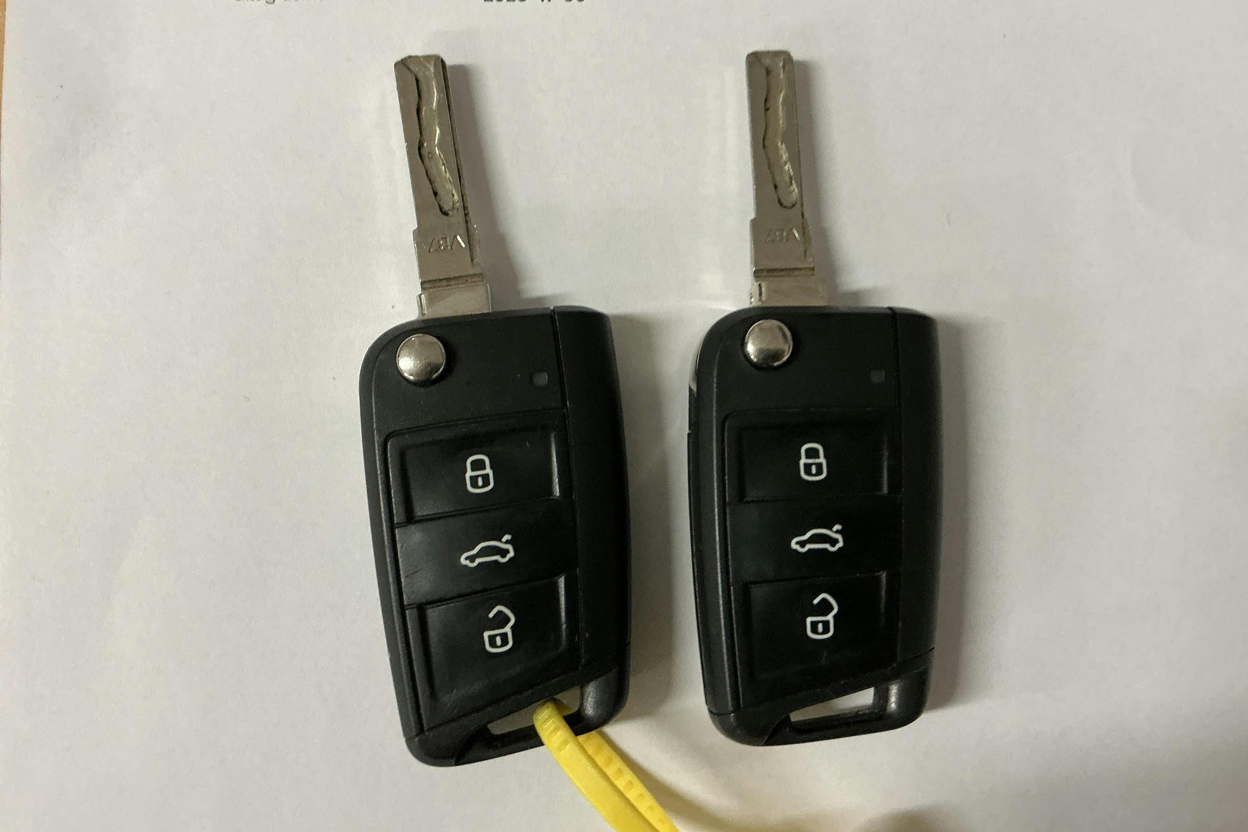 Esitlusfoto 15 aadressil 15: VW Golf VII 1.2 TSI Sportscombi (110hk) - 121 610 km - Käsitsi - hõbe - 2016