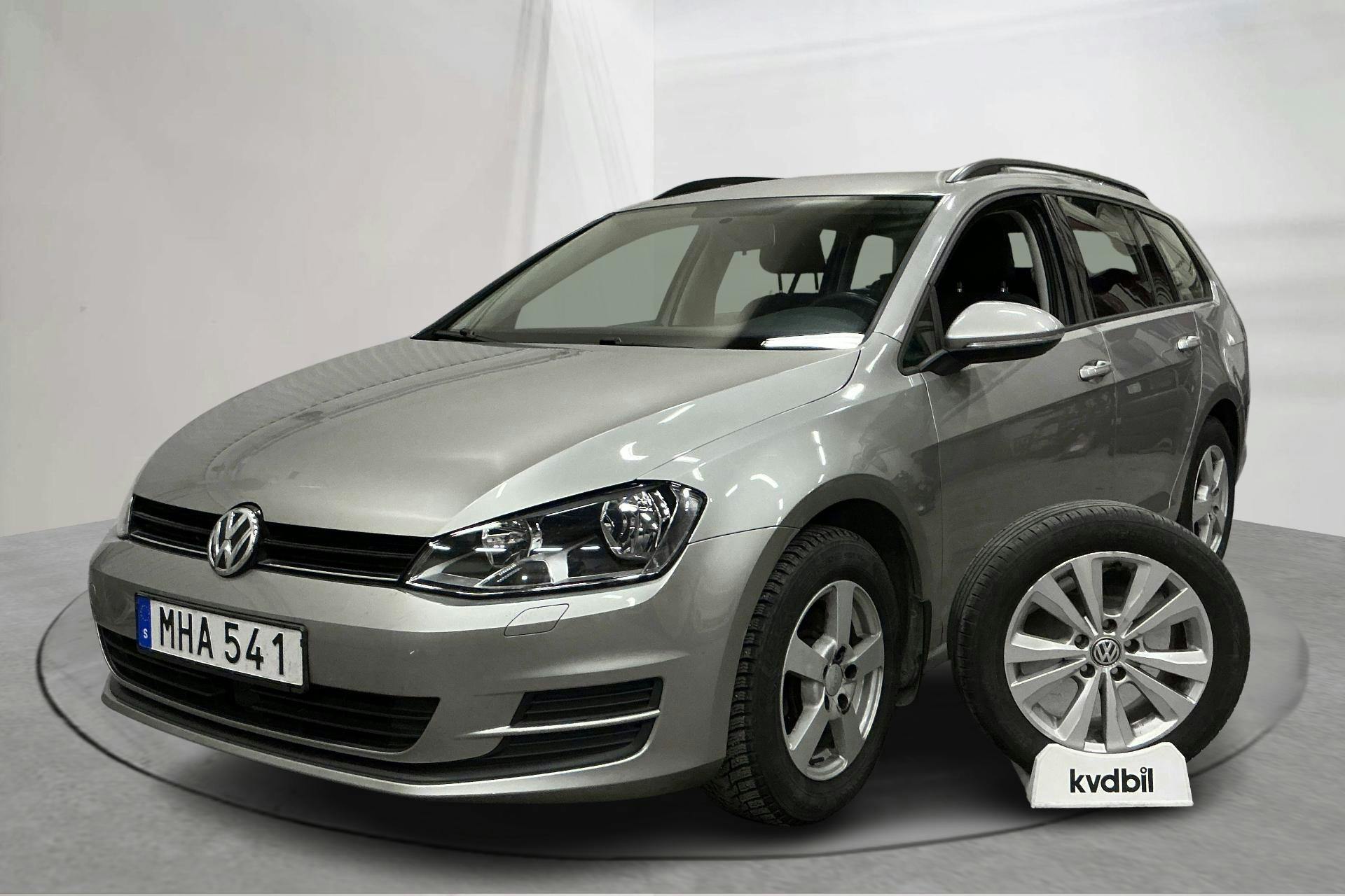 Esitlusfoto 1 aadressil 15: VW Golf VII 1.2 TSI Sportscombi (110hk) - 121 610 km - Käsitsi - hõbe - 2016