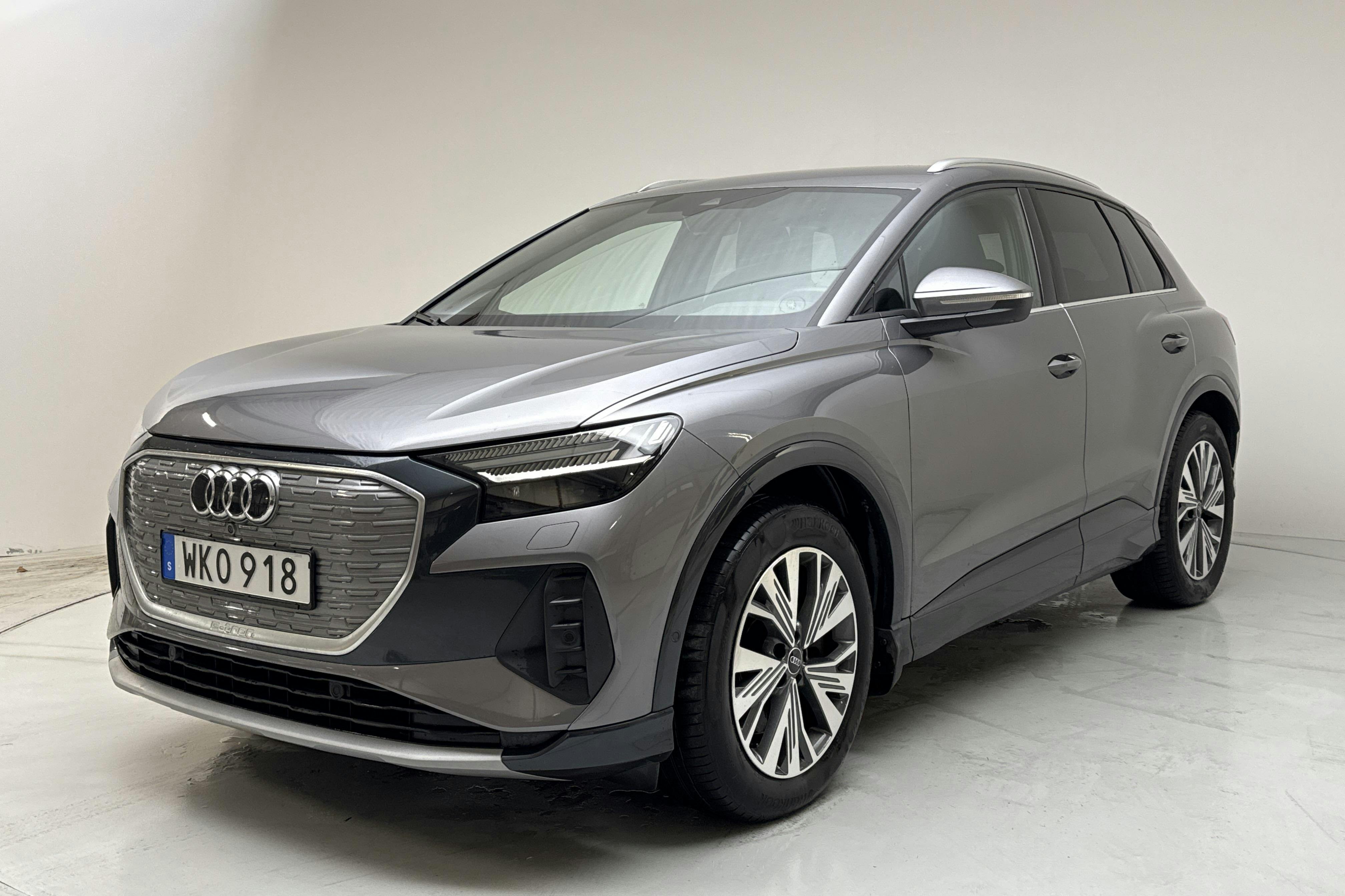 Presentation photo 1 of 16: Audi Q4 50 e-tron quattro 77kWh (299hk) - 46 130 km - Automatic - gray - 2023