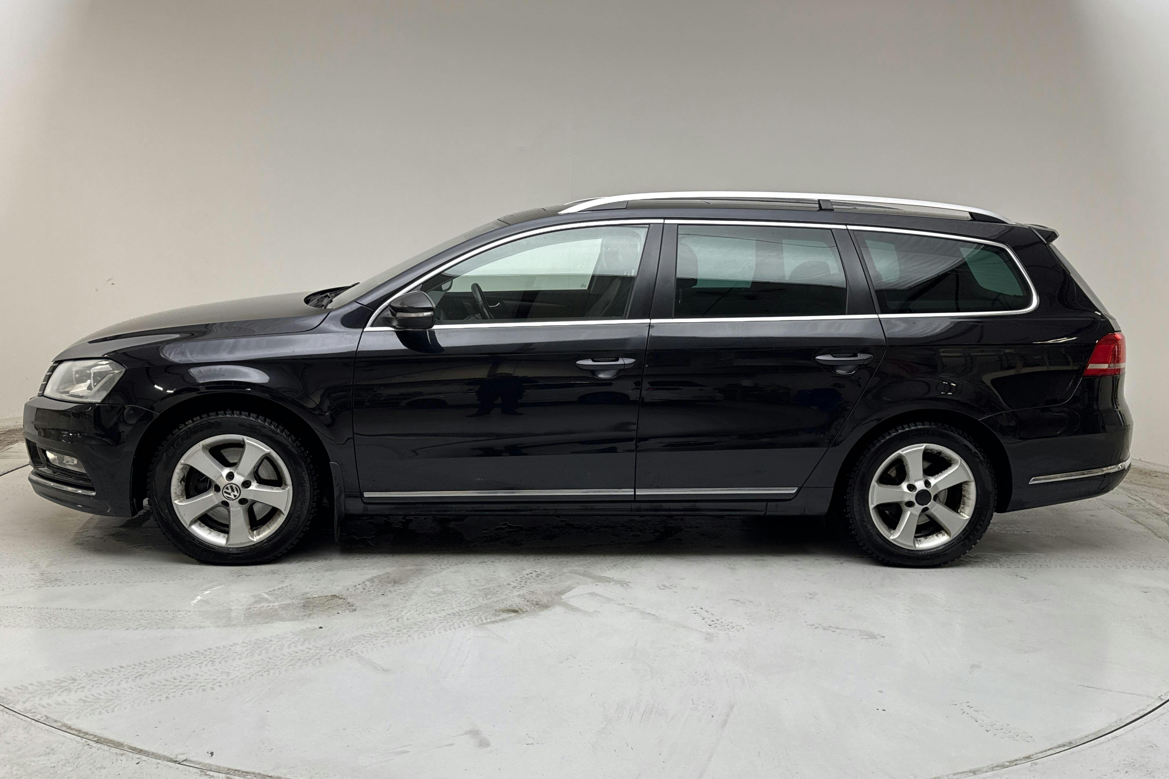 Presentation photo 2 of 15: VW Passat 1.4 TSI EcoFuel Variant (150hk) - 238 010 km - Manual - black - 2014
