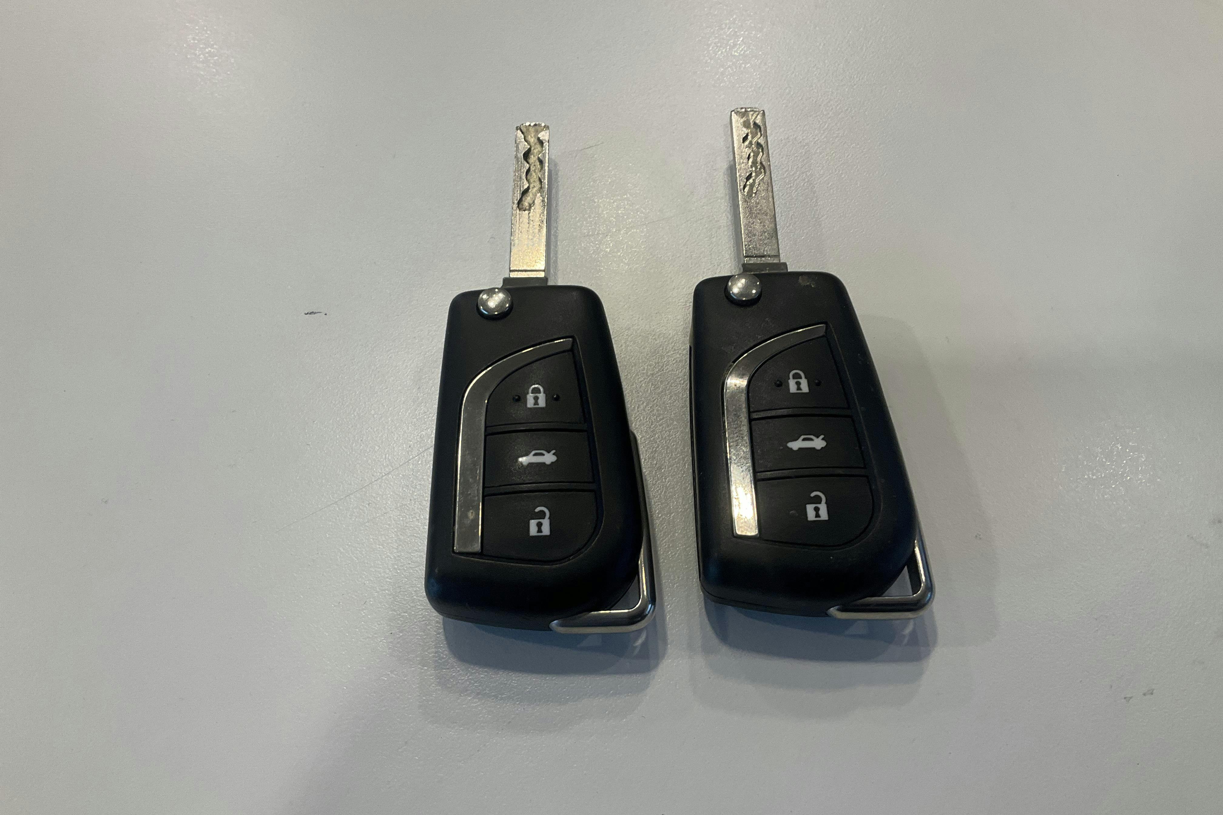 Presentation photo 13 of 13: Toyota Avensis 1.8 Touring Sports (147hk) - 60 010 km - Automatic - Dark Blue - 2017