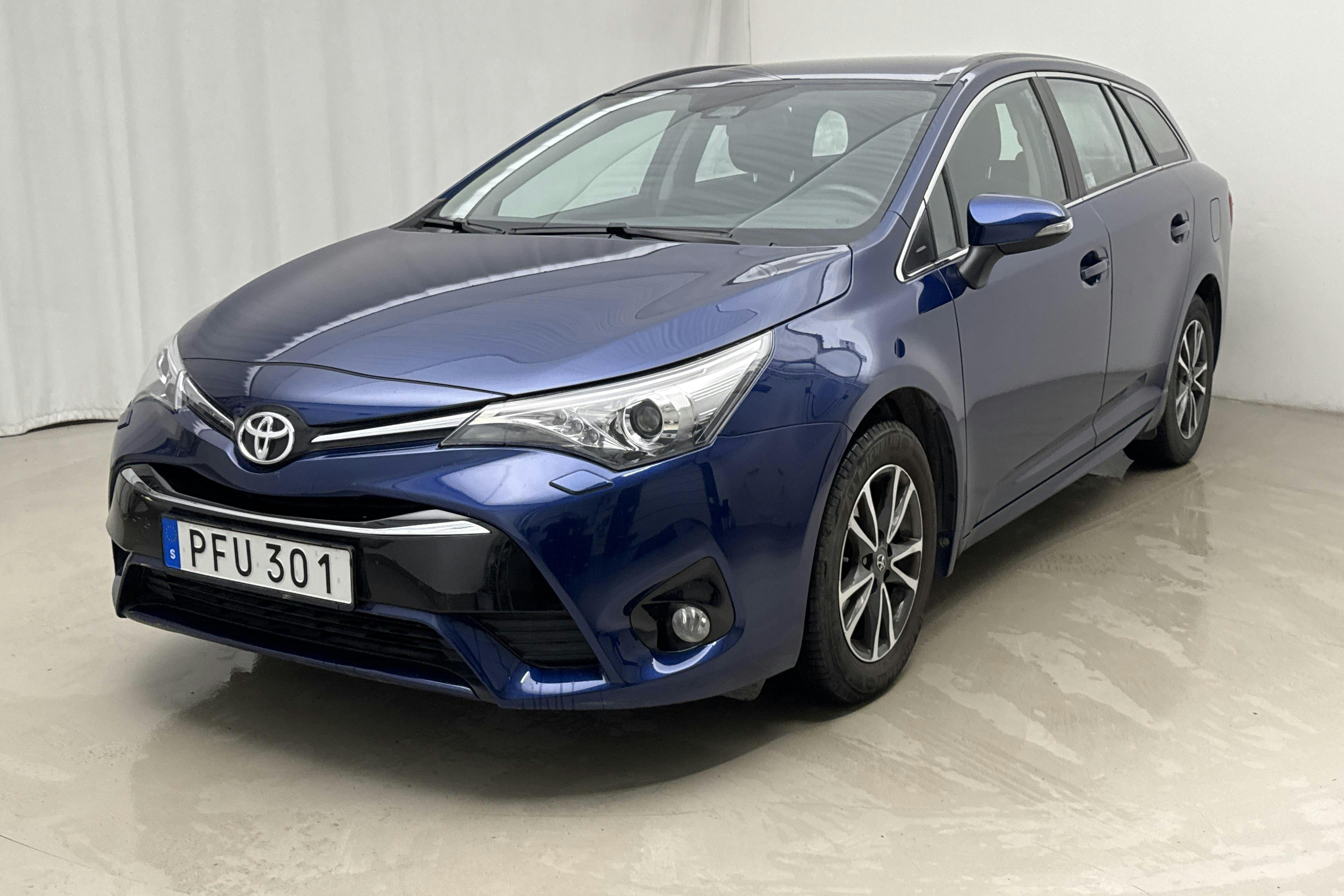 Presentation photo 1 of 13: Toyota Avensis 1.8 Touring Sports (147hk) - 60 010 km - Automatic - Dark Blue - 2017