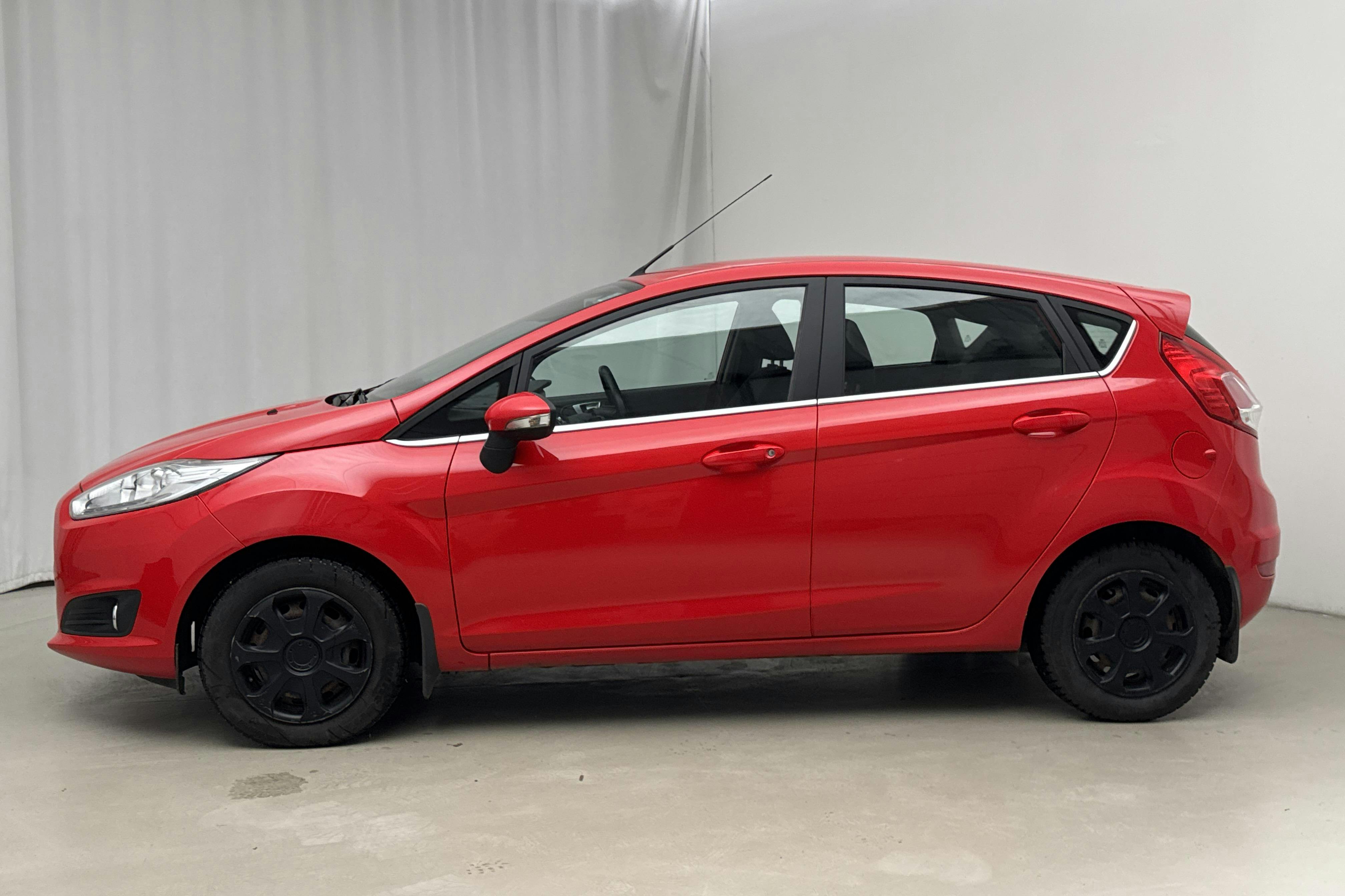 Presentation photo 2 of 12: Ford Fiesta 1.0T EcoBoost 5dr (100hk) - 120 080 km - Manual - red - 2015
