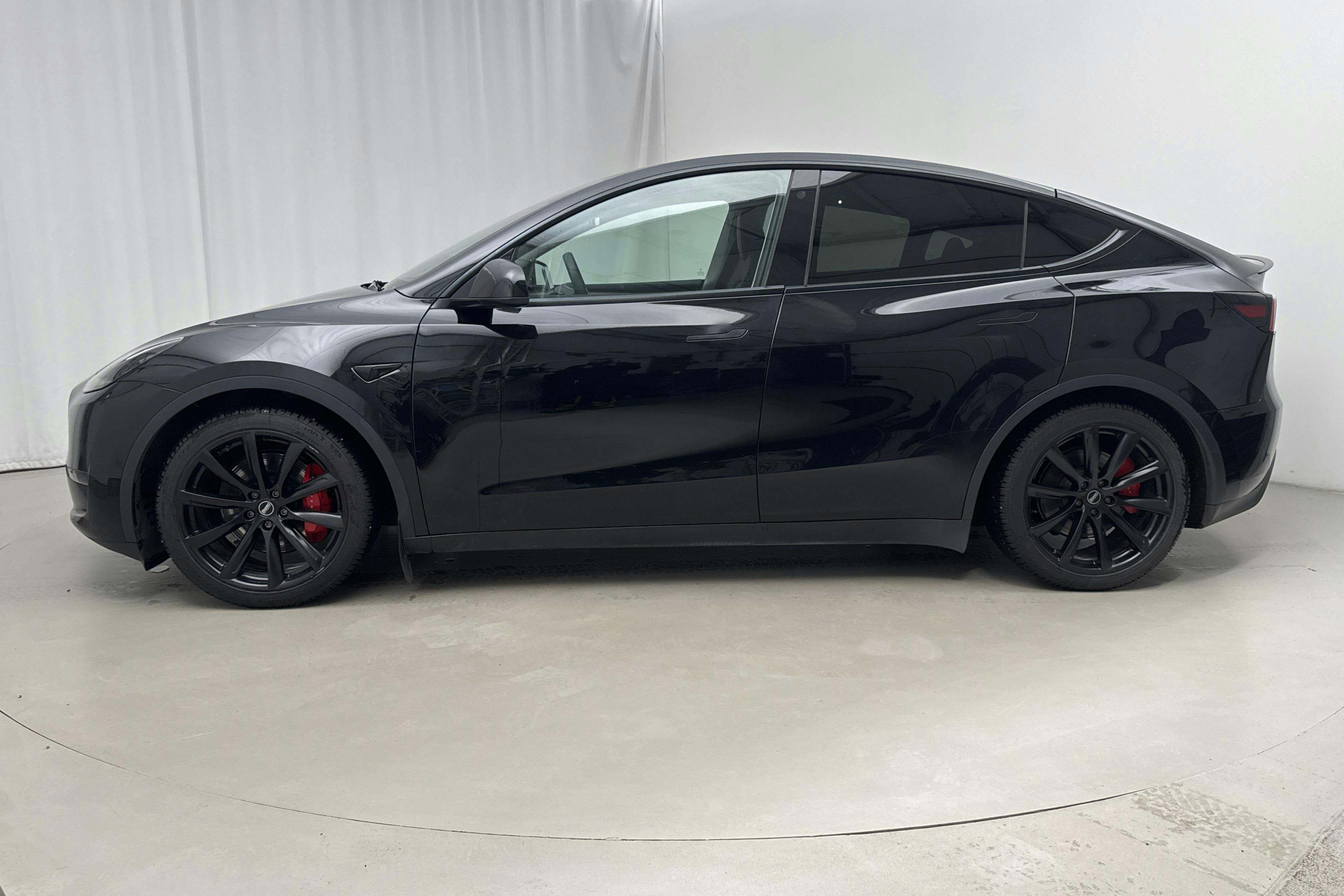 Presentation photo 2 of 19: Tesla Model Y Performance Dual Motor AWD - 64 510 km - Automatic - black - 2023