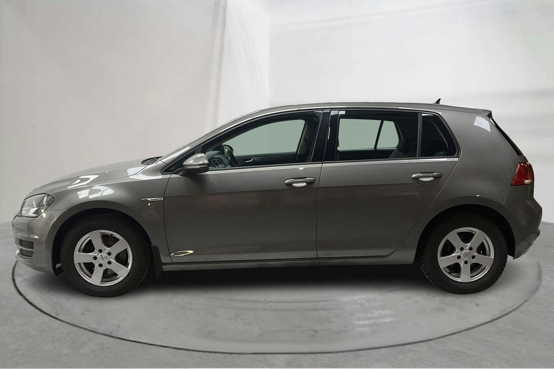 Presentation photo 2 of 15: VW Golf VII 1.4 TGI 5dr (110hk) - 42 560 km - Manual - gray - 2017