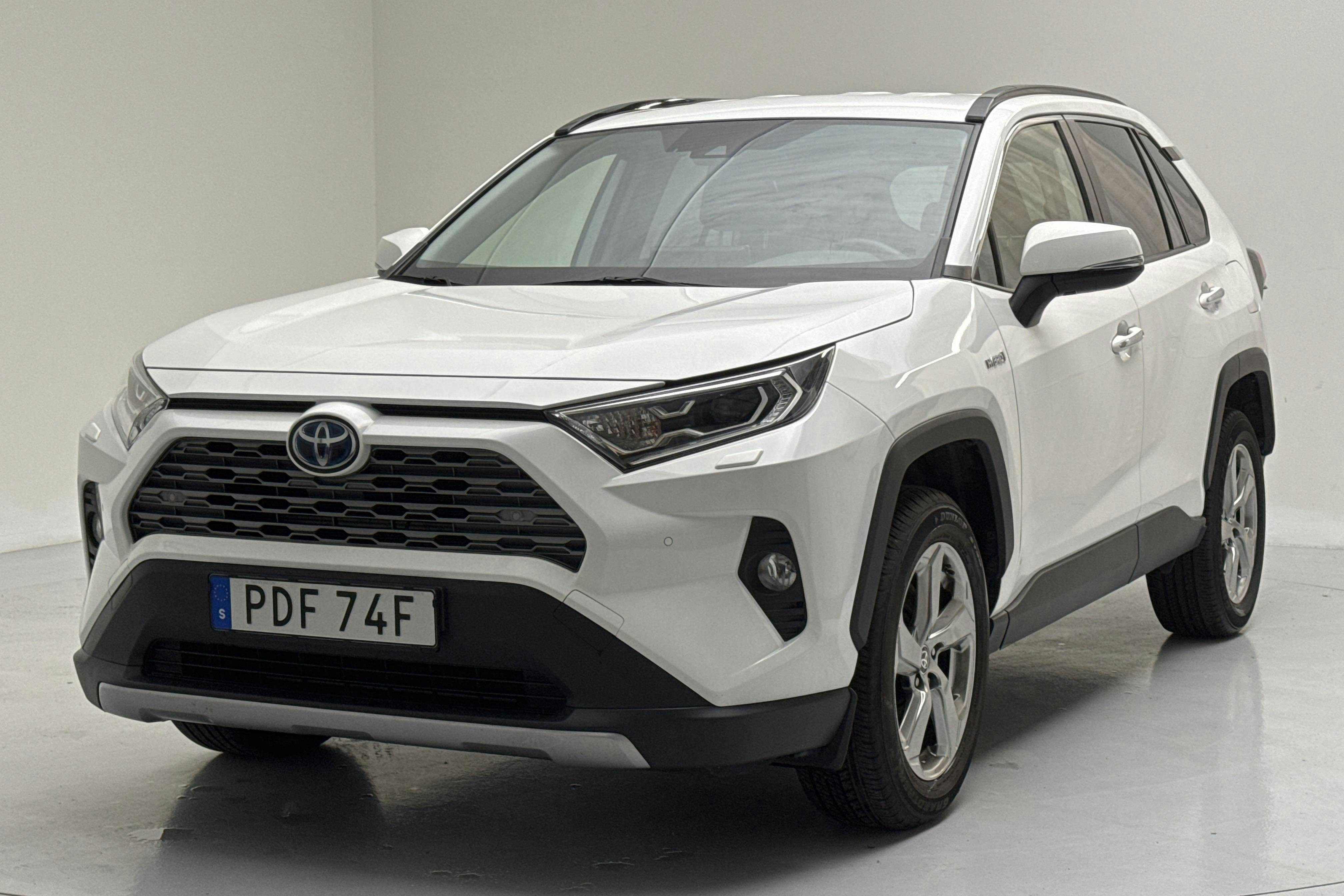 Presentation photo 1 of 13: Toyota RAV4 2.5 HSD AWD (222hk) - 83 990 km - Automatic - white - 2021
