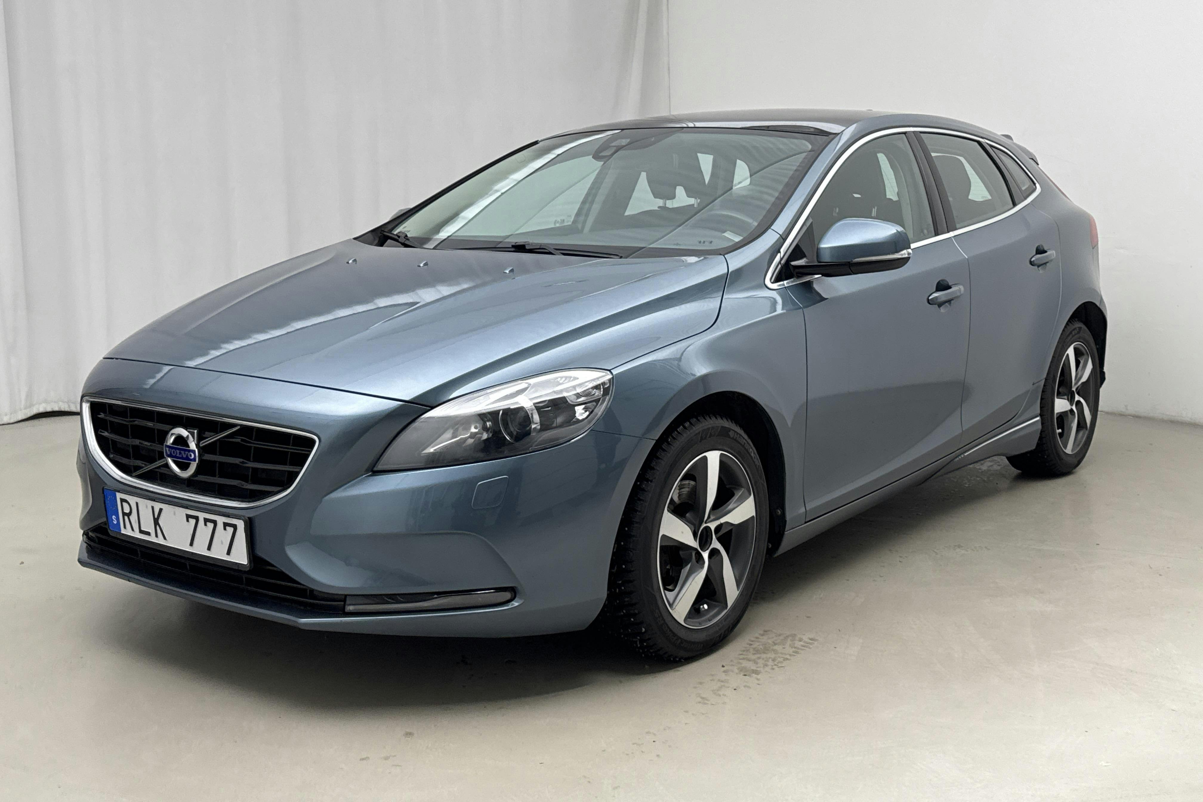 Presentation photo 1 of 16: Volvo V40 D2 (115hk) - 158 540 km - Manual - blue - 2013