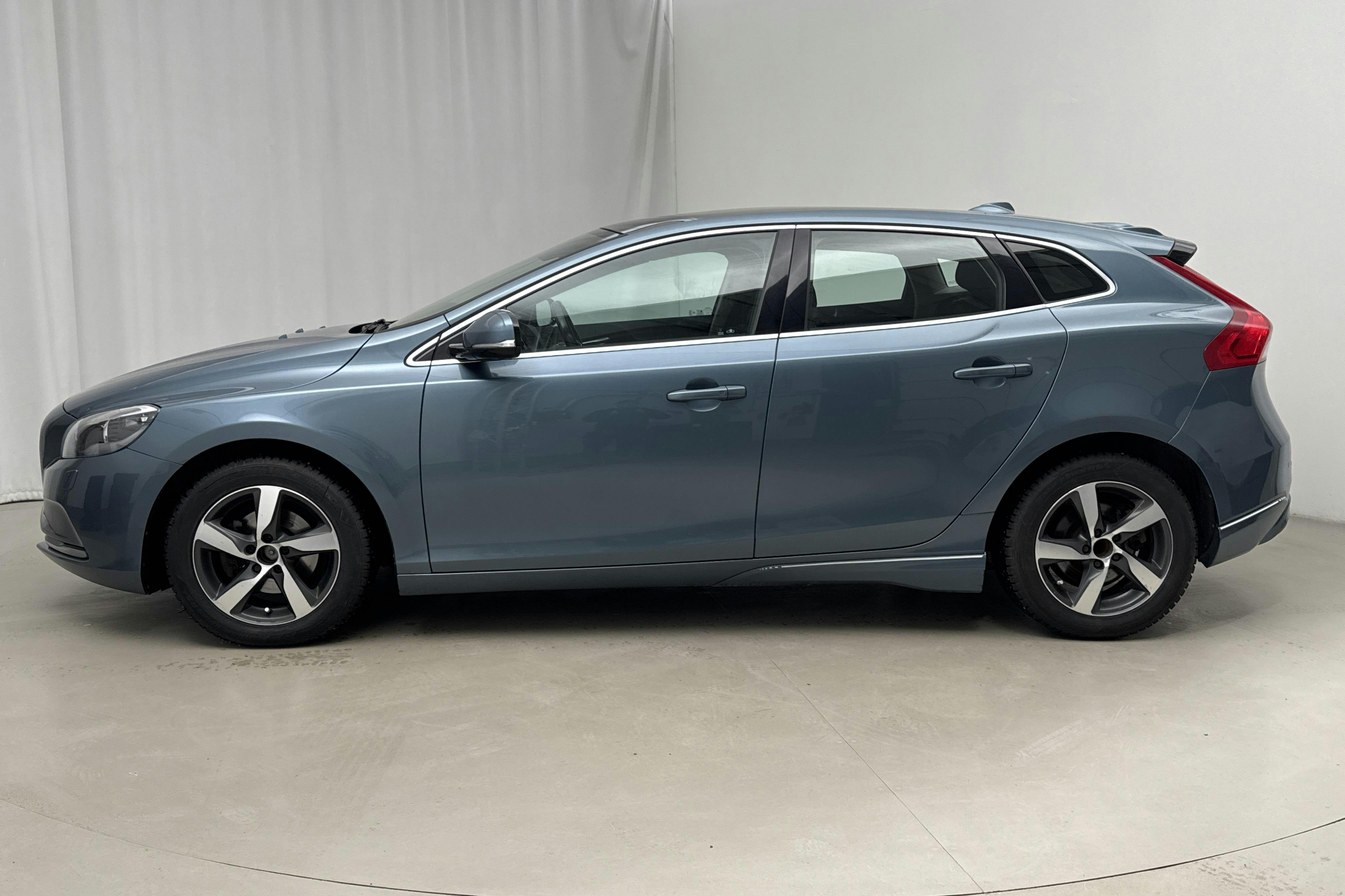 Presentation photo 2 of 16: Volvo V40 D2 (115hk) - 158 540 km - Manual - blue - 2013