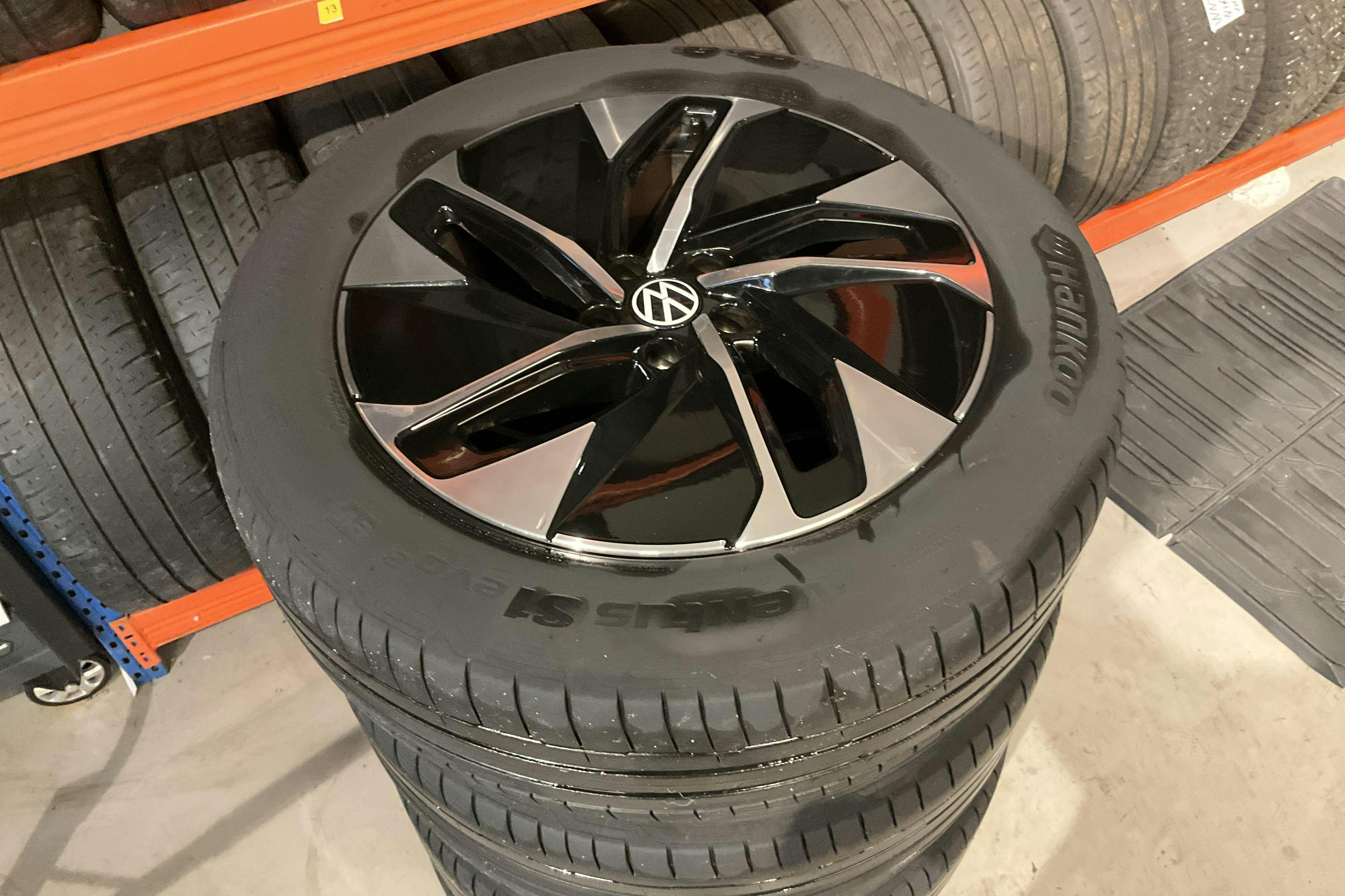 Presentation photo 18 of 18: VW ID.4 77kWh (204hk) - 73 550 km - Automatic - white - 2023