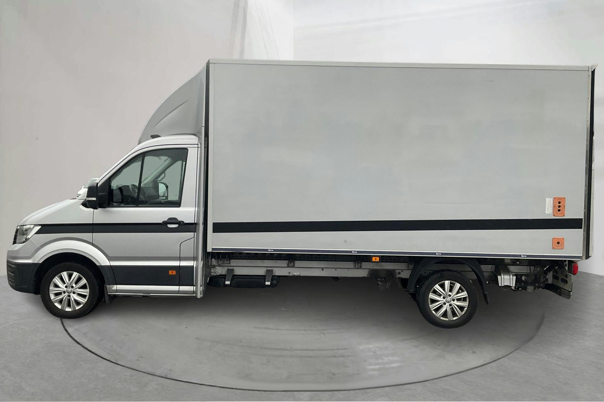 Presentation photo 2 of 12: VW Crafter 35 2.0 TDI Volymskåp (177hk) - 80 270 km - Automatic - silver - 2019