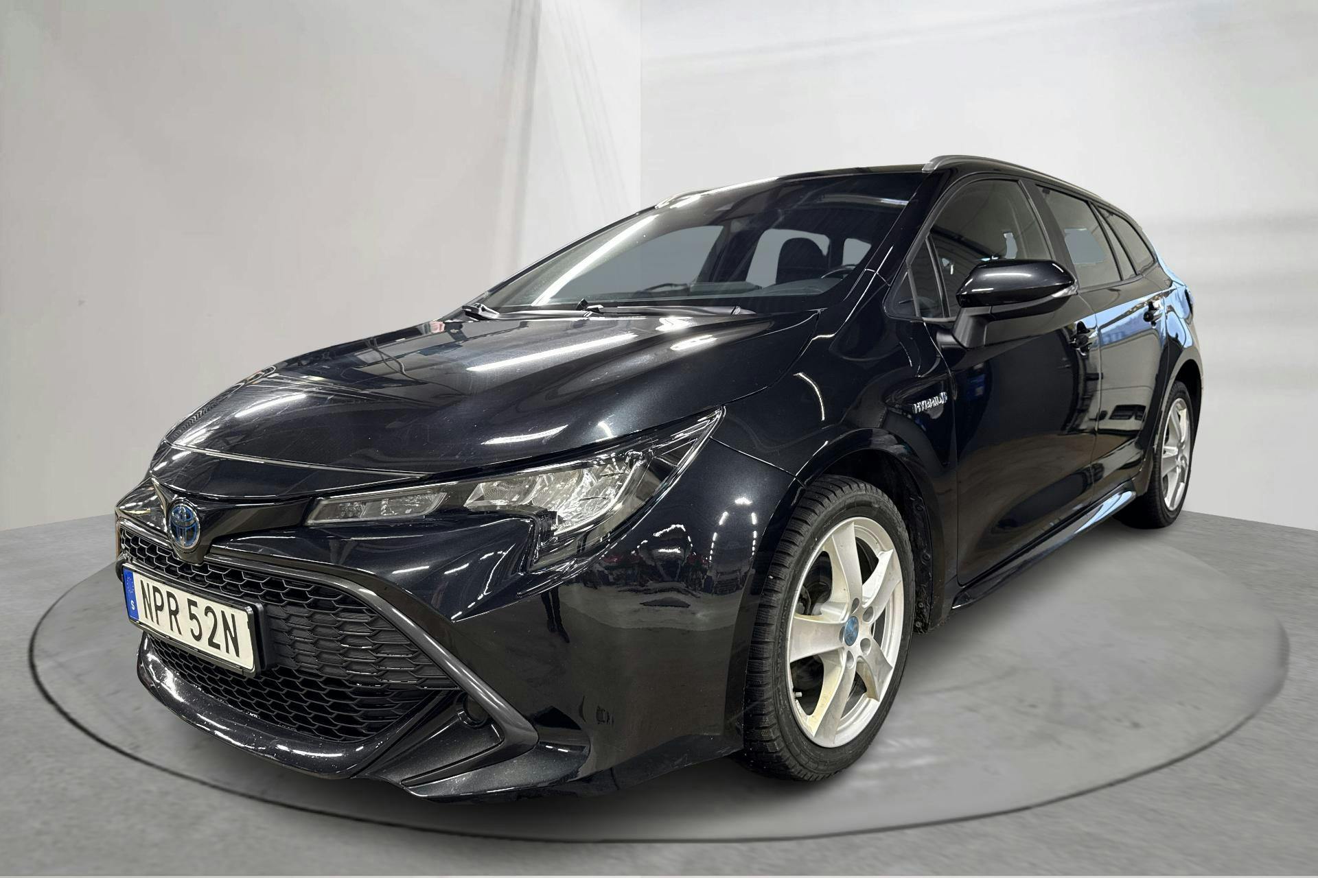 Toyota Corolla 1.8 Hybrid Touring Sports (122hk) - 81 330 km - Automaatne - must - 2020