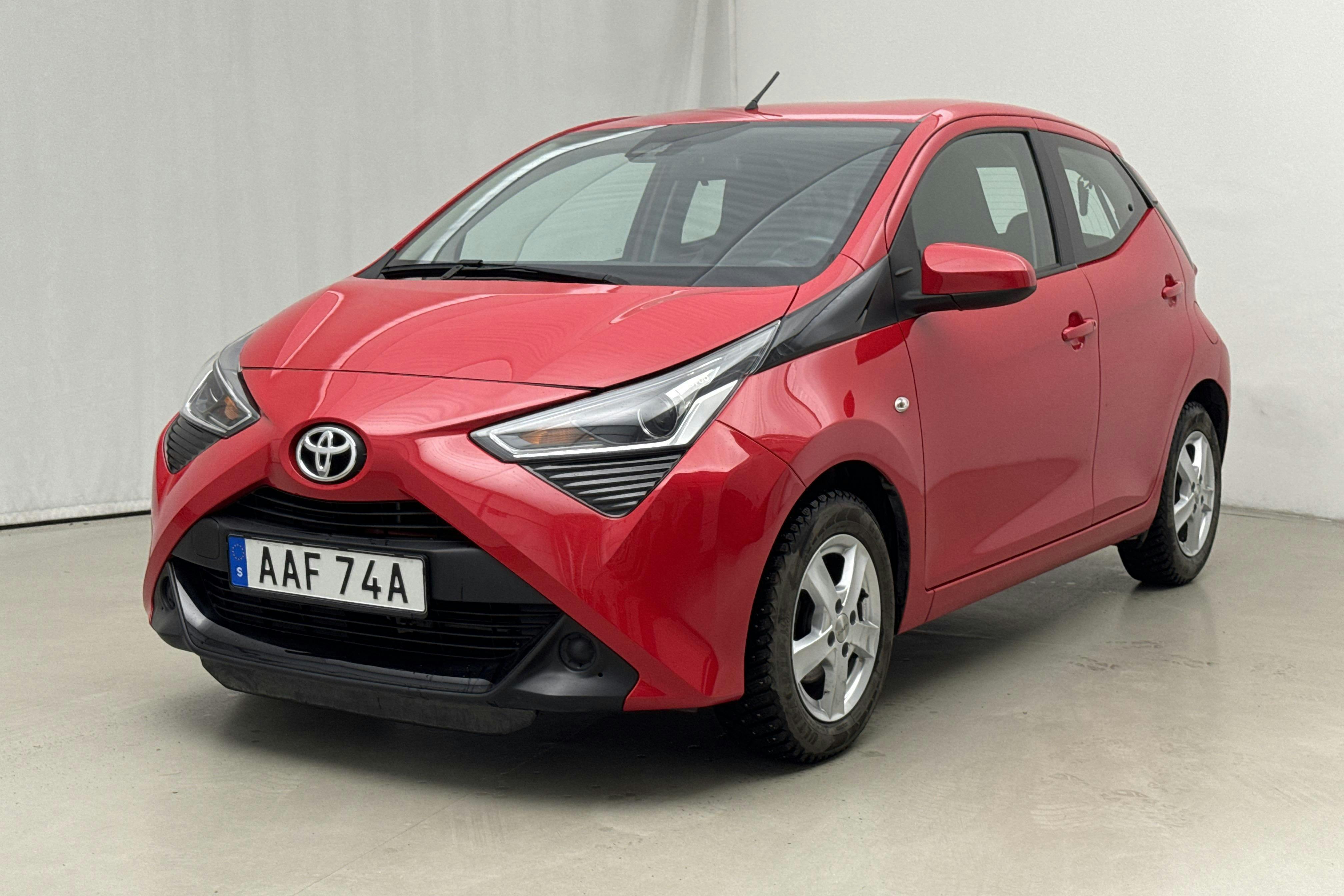 Toyota Aygo 1.0 5dr (72hk) - 24 780 km - Manual - red - 2019