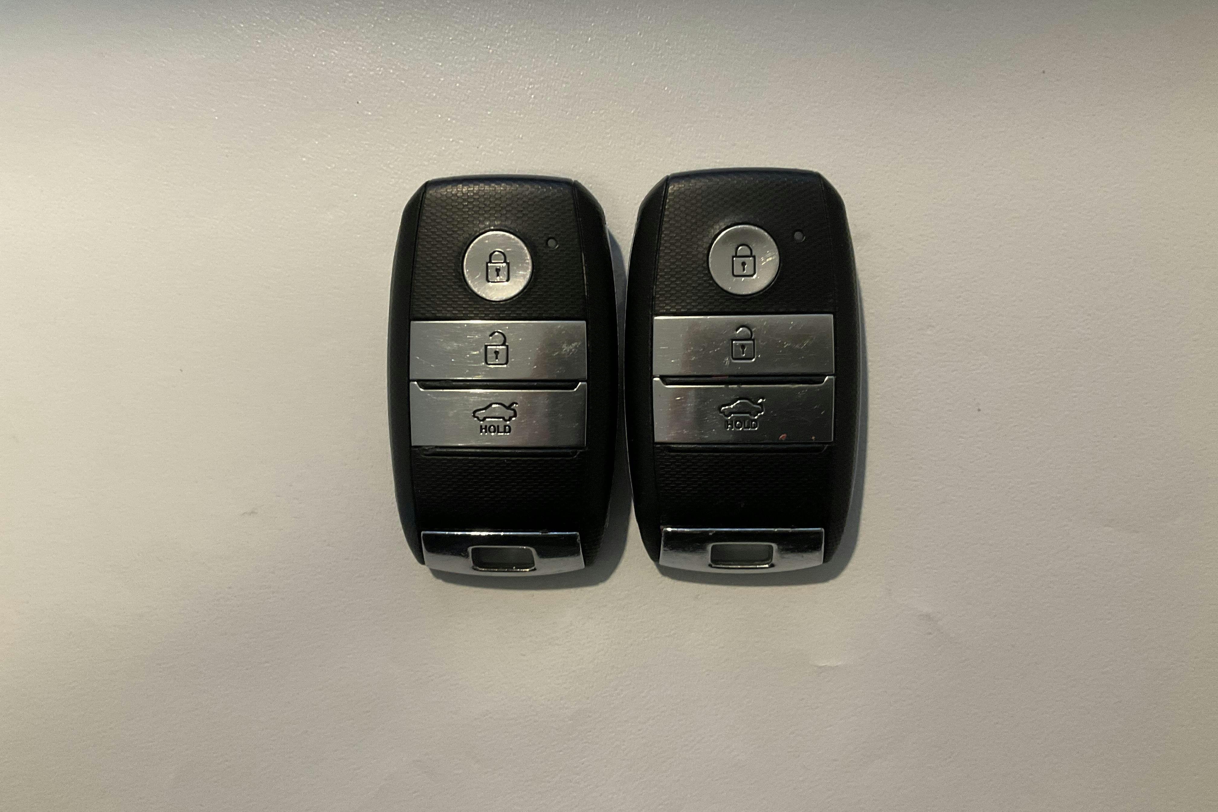 Präsentationsfoto 21 von 21: KIA Optima 2.0 GDi Plug-in Hybrid SW (205hk) - 131 370 Kilometer - Verkaufsautomat - grau - 2018