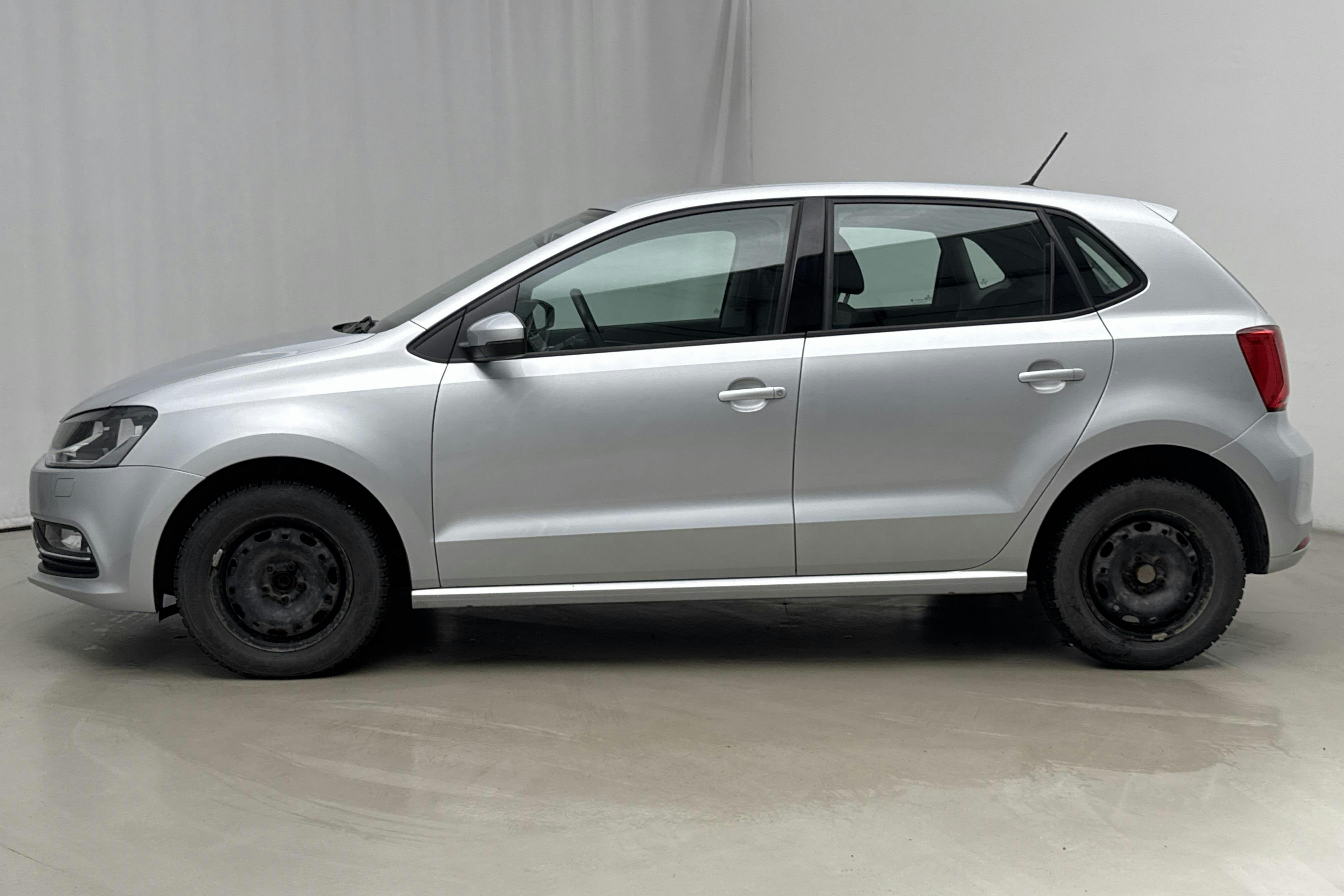 Presentation photo 2 of 15: VW Polo 1.2 TSI 5dr (90hk) - 41 160 km - Manual - silver - 2016