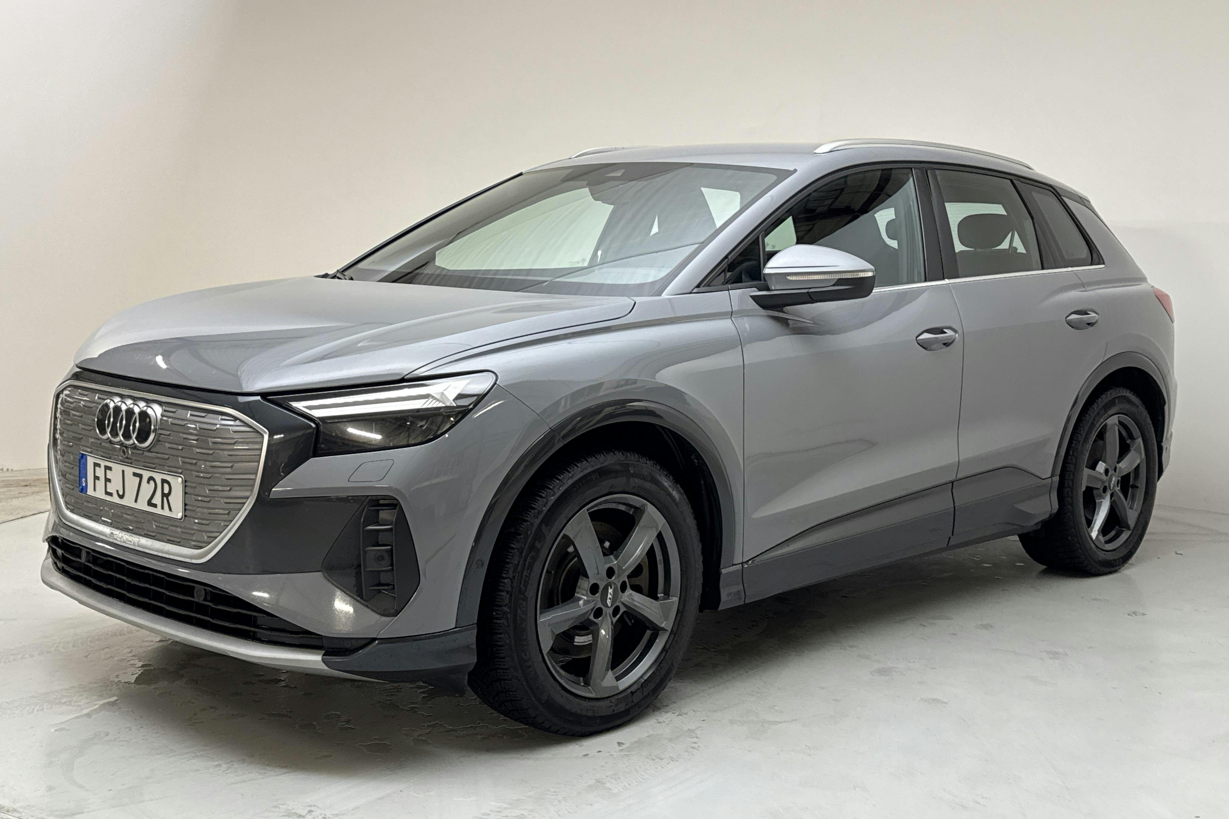 Presentation photo 1 of 18: Audi Q4 40 e-tron 77kWh (204hk) - 157 080 km - Automatic - gray - 2023