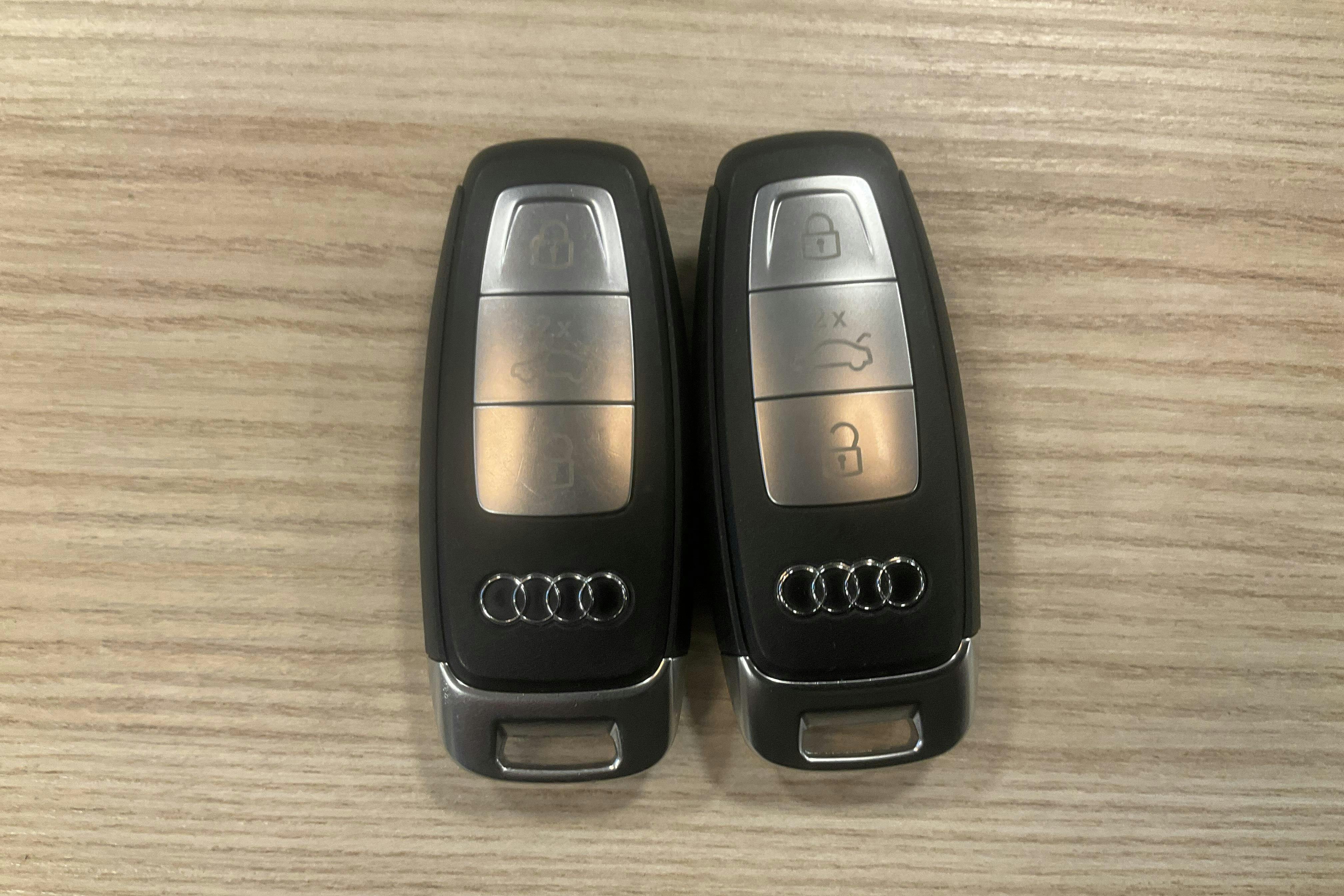 Presentation photo 20 of 20: Audi Q4 40 e-tron 77kWh (204hk) - 98 140 km - Automatic - gray - 2023