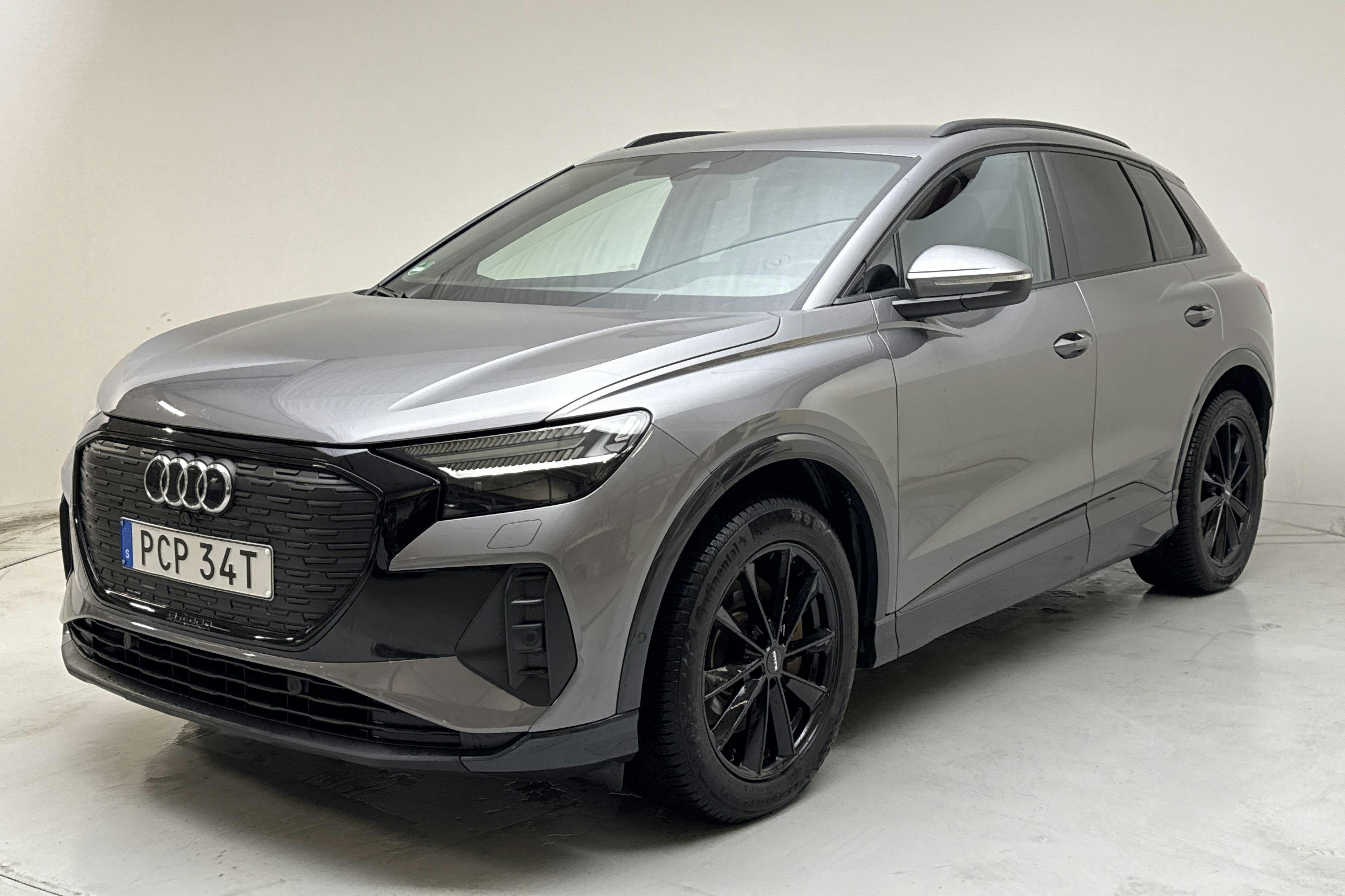Presentation photo 1 of 20: Audi Q4 40 e-tron 77kWh (204hk) - 98 140 km - Automatic - gray - 2023
