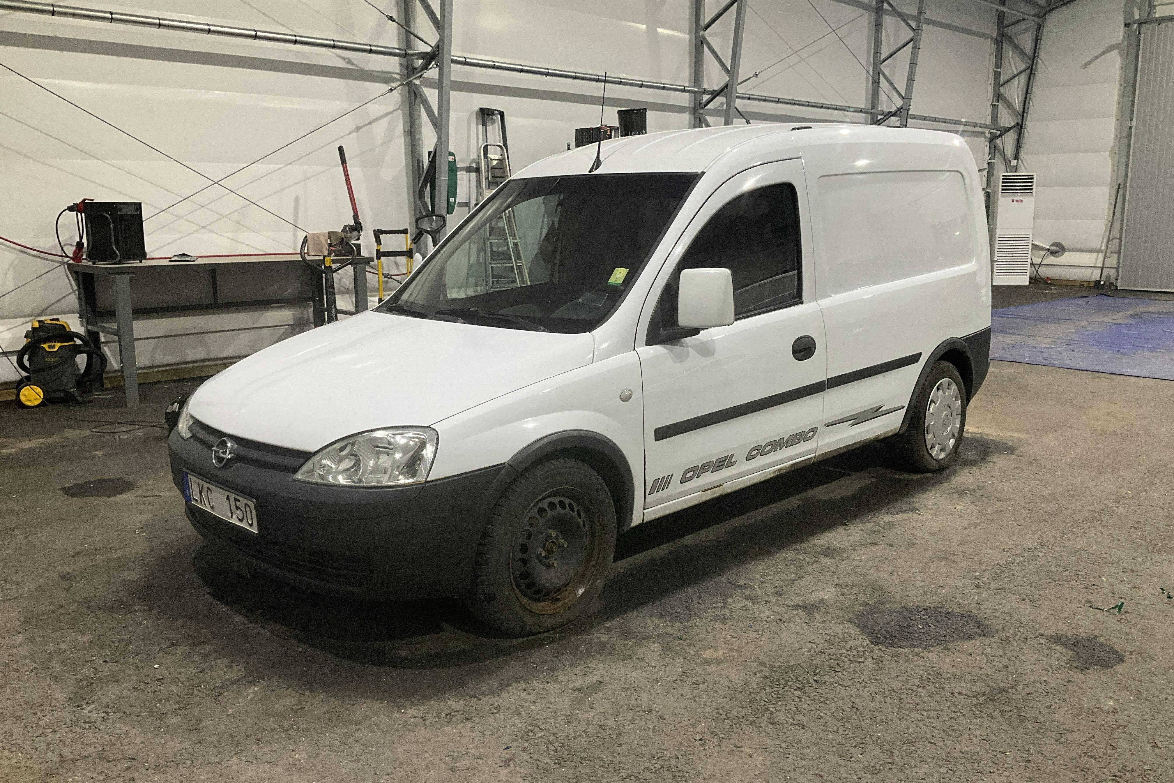 Presentation photo 1 of 11: Opel Combo 1.3 CDTI Skåp (75hk) - 103 510 km - Automatic - white - 2008