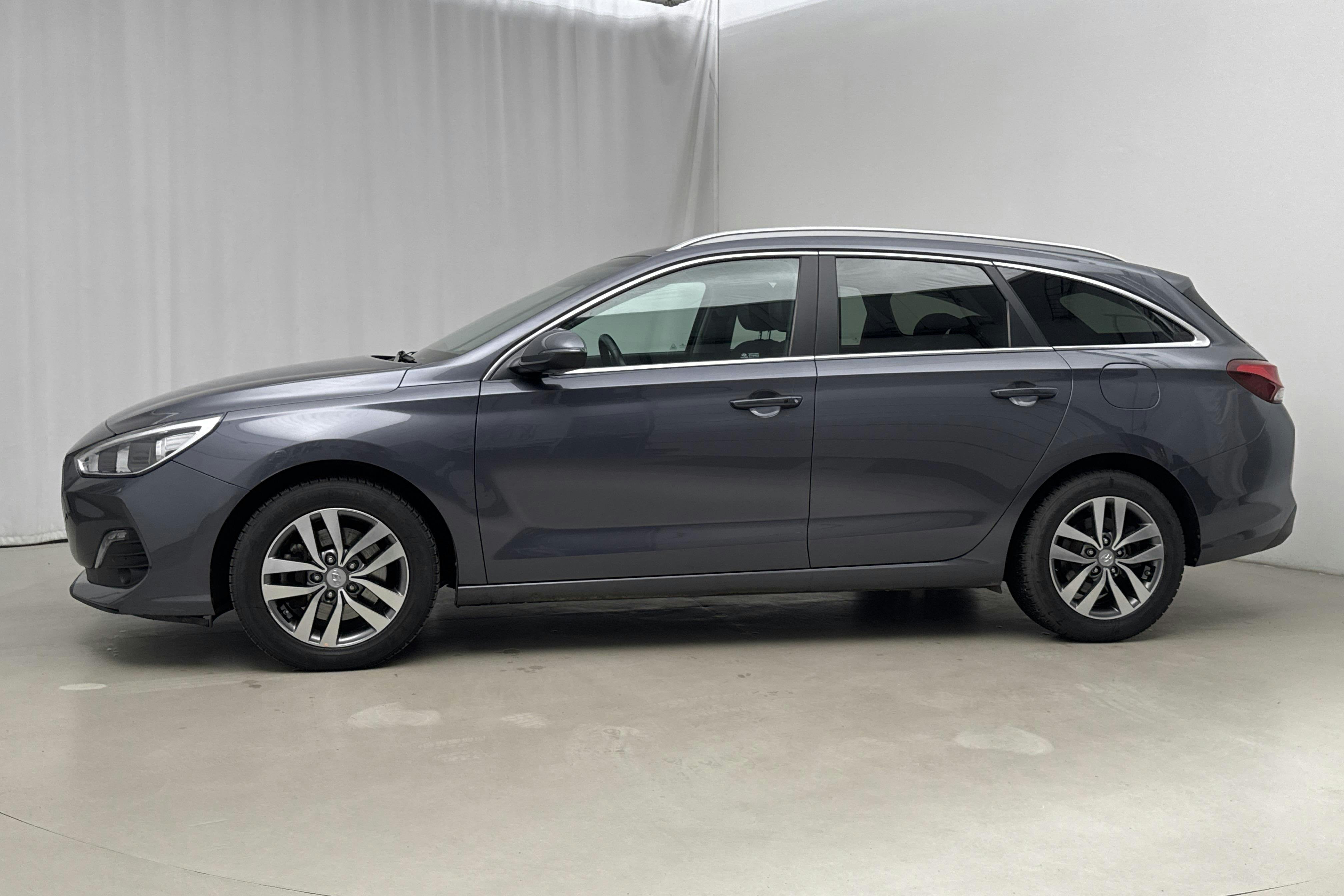 Presentation photo 2 of 20: Hyundai i30 1.4 Turbo Kombi (140hk) - 56 130 km - Automatic - gray - 2020