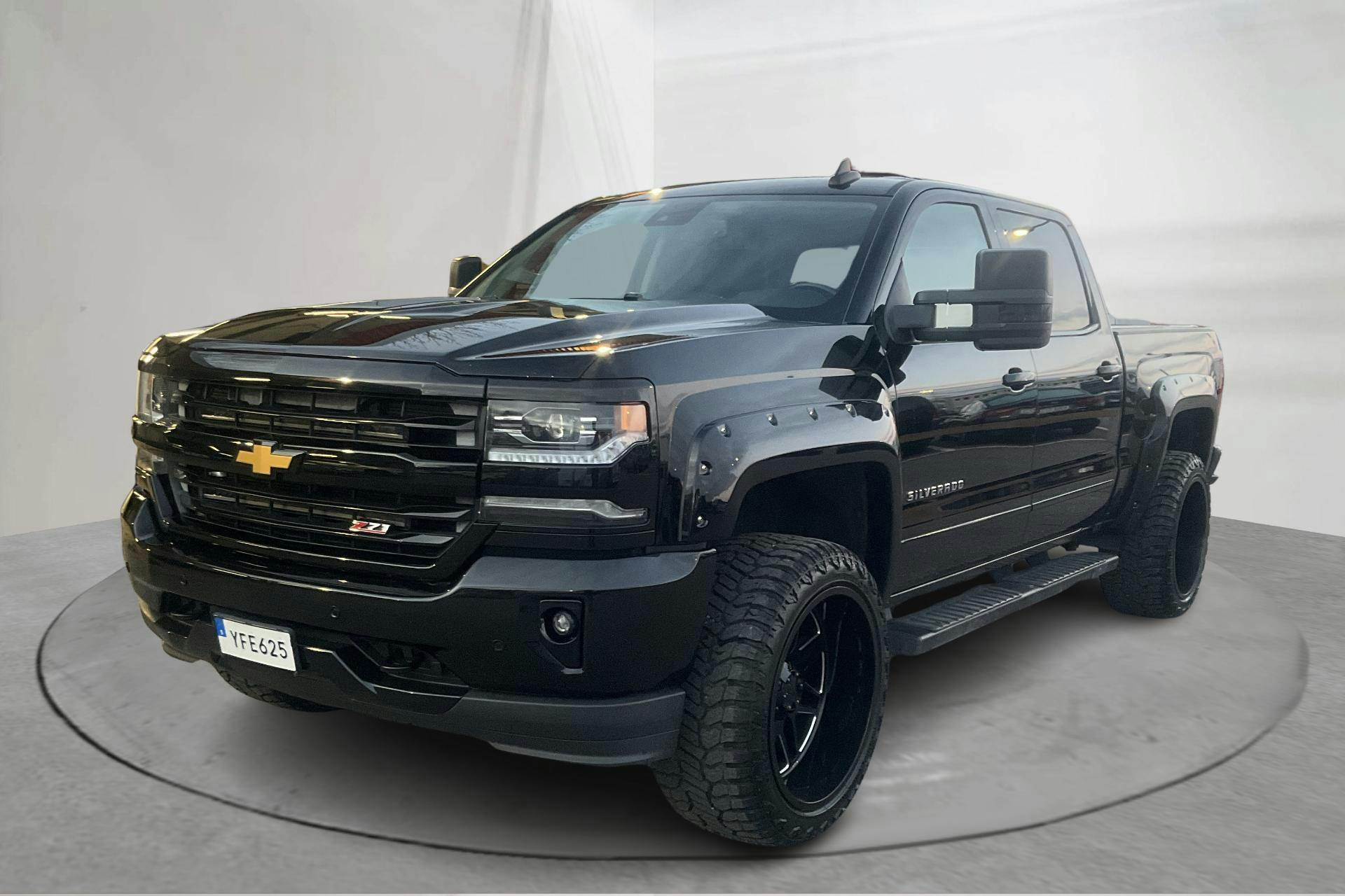 Presentation photo 1 of 18: Chevrolet Silverado 1500 Crew Cab E85 4WD (360hk) - 140 290 km - Automatic - black - 2017