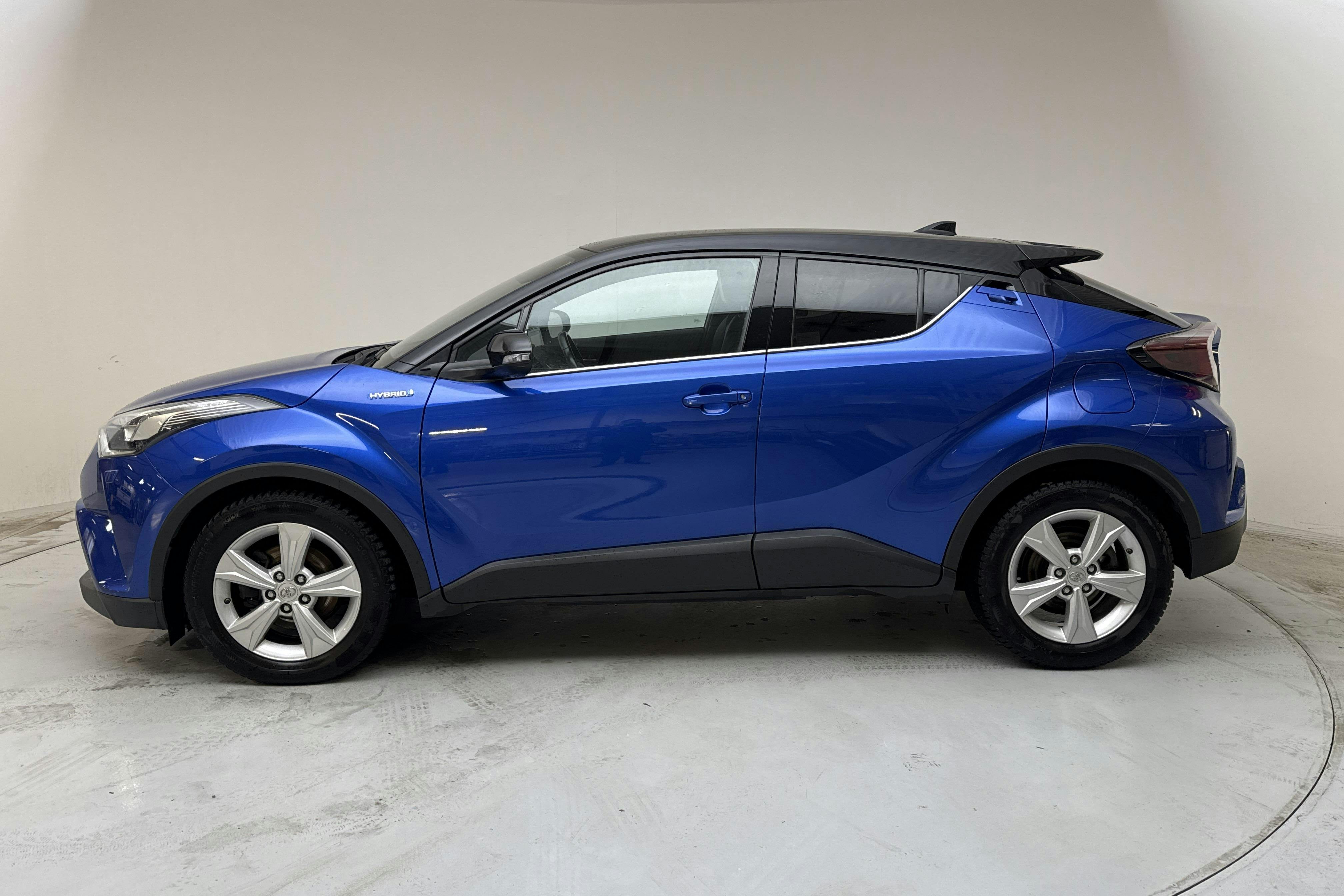 Presentation photo 2 of 13: Toyota C-HR 1.8 HSD (122hk) - 147 330 km - Automatic - blue - 2018