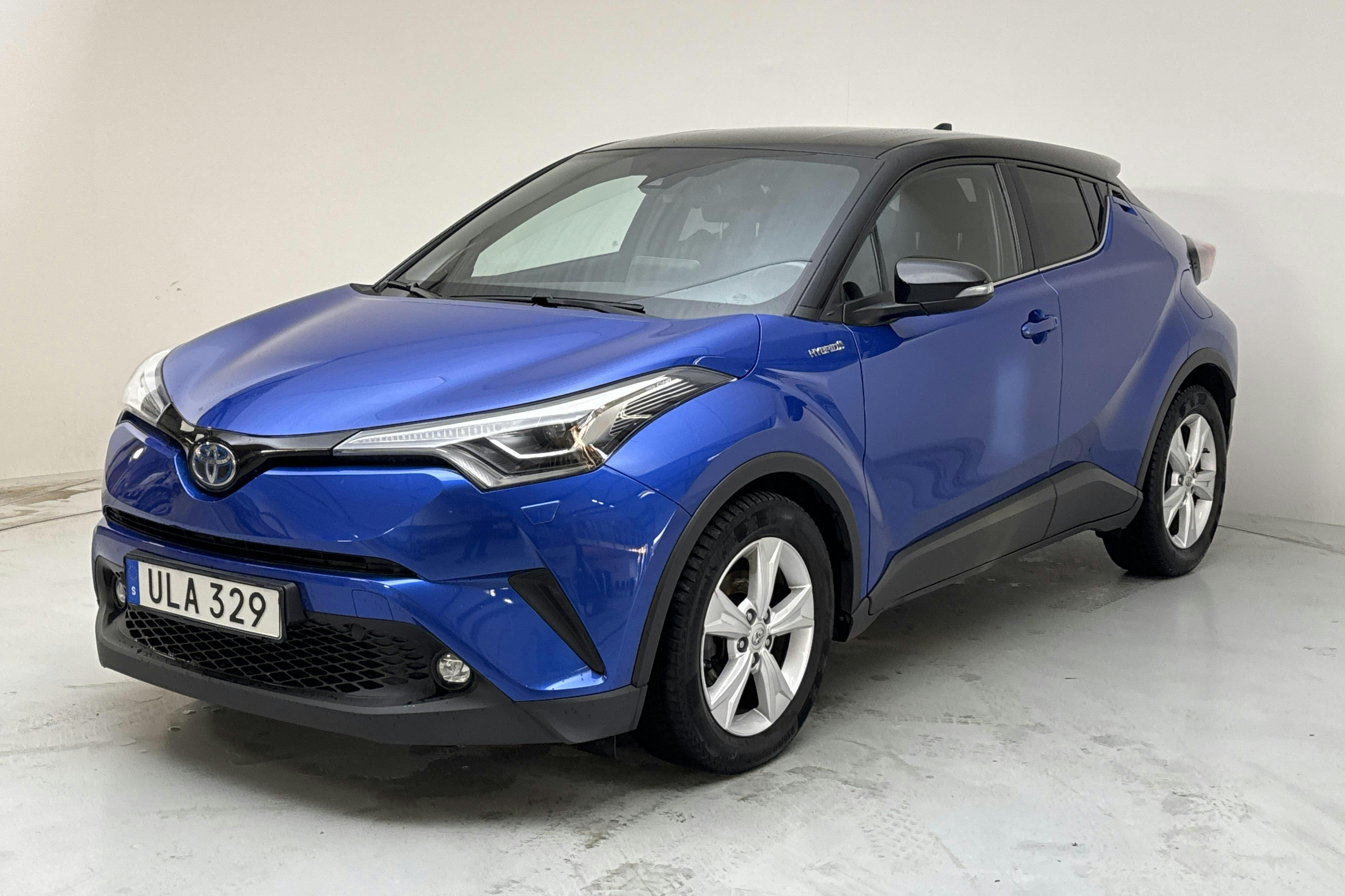 Presentation photo 1 of 13: Toyota C-HR 1.8 HSD (122hk) - 147 330 km - Automatic - blue - 2018