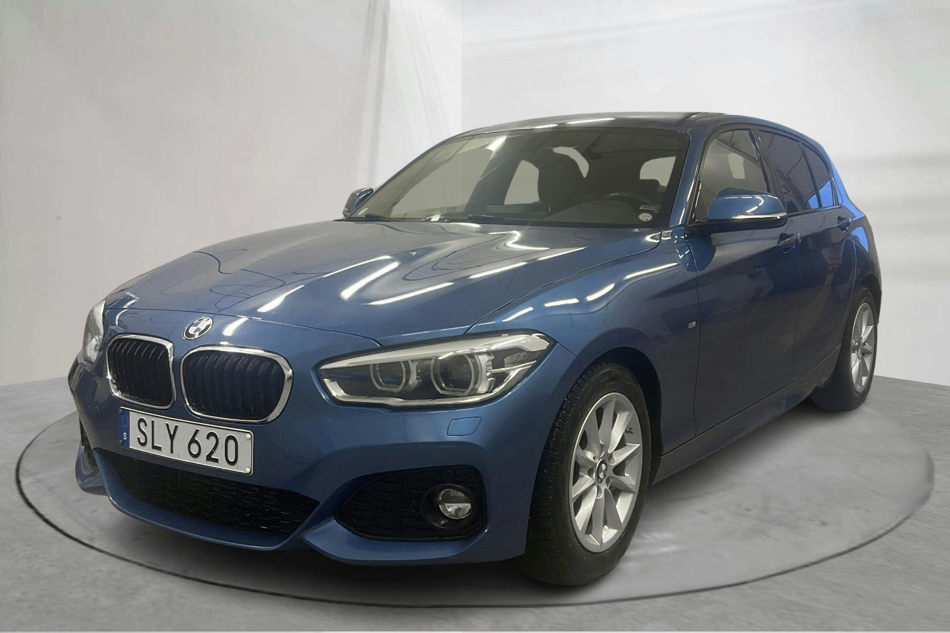 Presentation photo 1 of 13: BMW 118i 5dr, F20 (136hk) - 79 430 km - Automatic - blue - 2019
