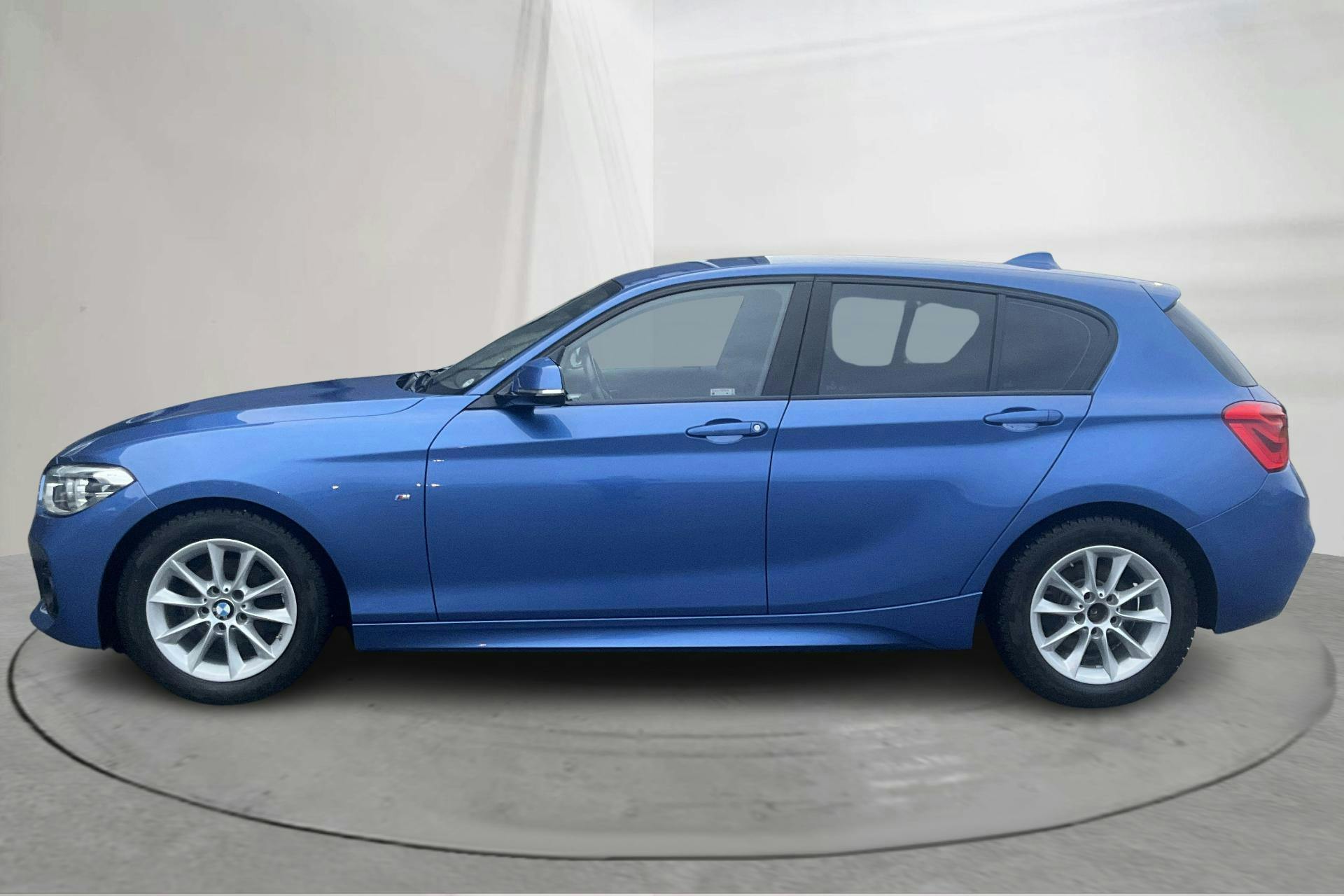 Presentation photo 2 of 13: BMW 118i 5dr, F20 (136hk) - 79 430 km - Automatic - blue - 2019
