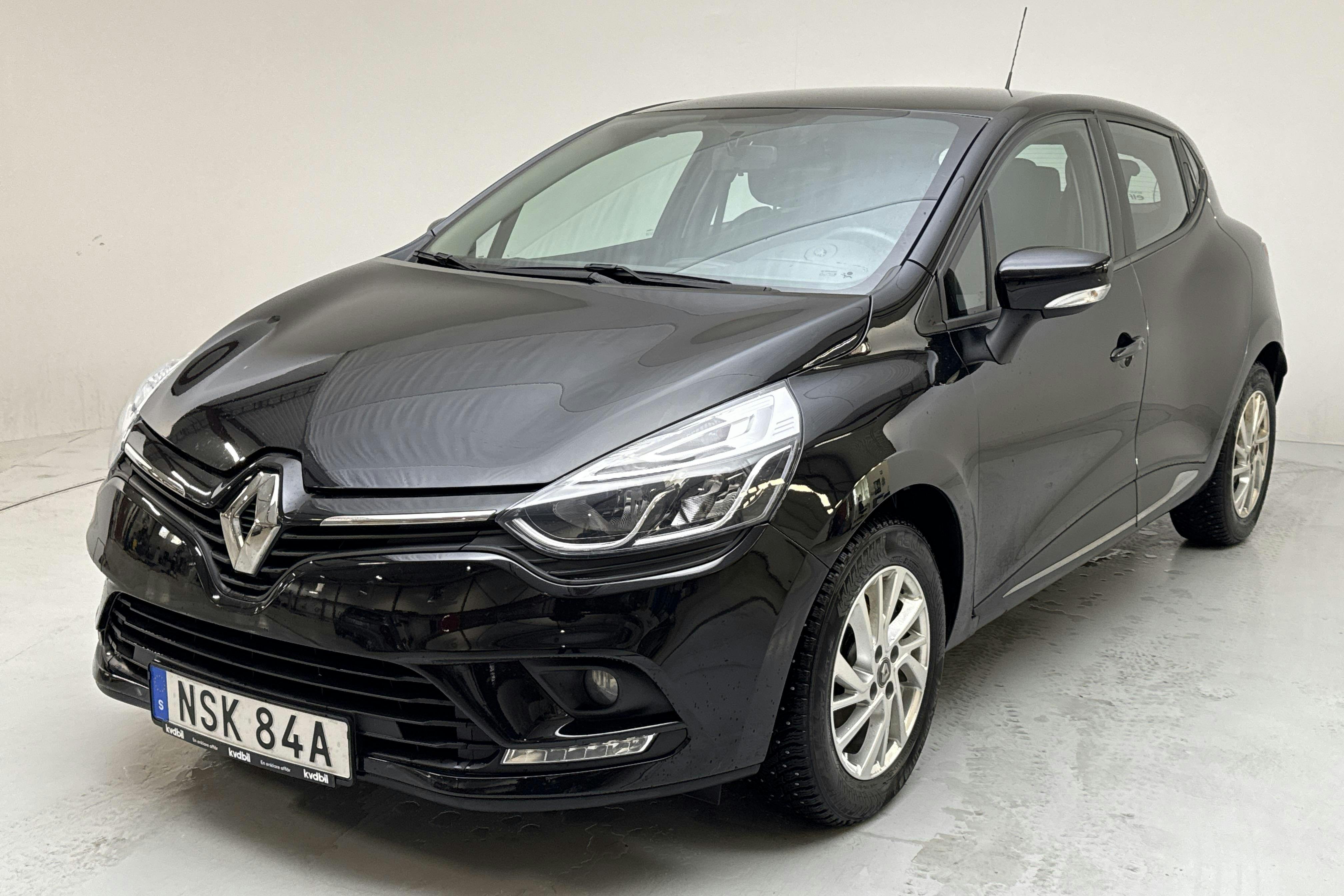 Renault Clio IV 0.9 TCe 90 5dr (90hk) - 5 243 mil - Manuell - svart - 2019