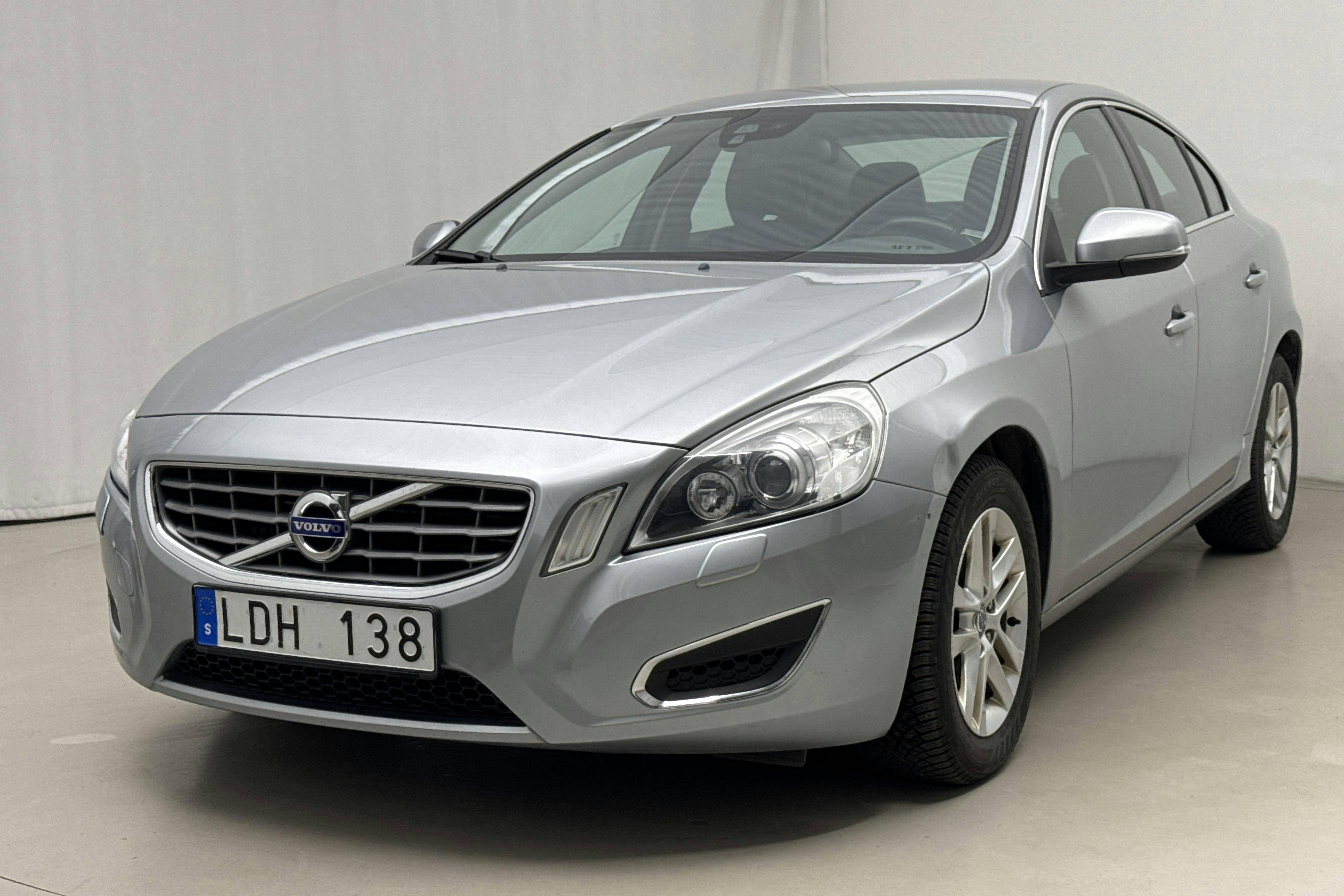 Volvo S60 2.0T (203hk) - 178 620 km - Automatyczna - srebro - 2011