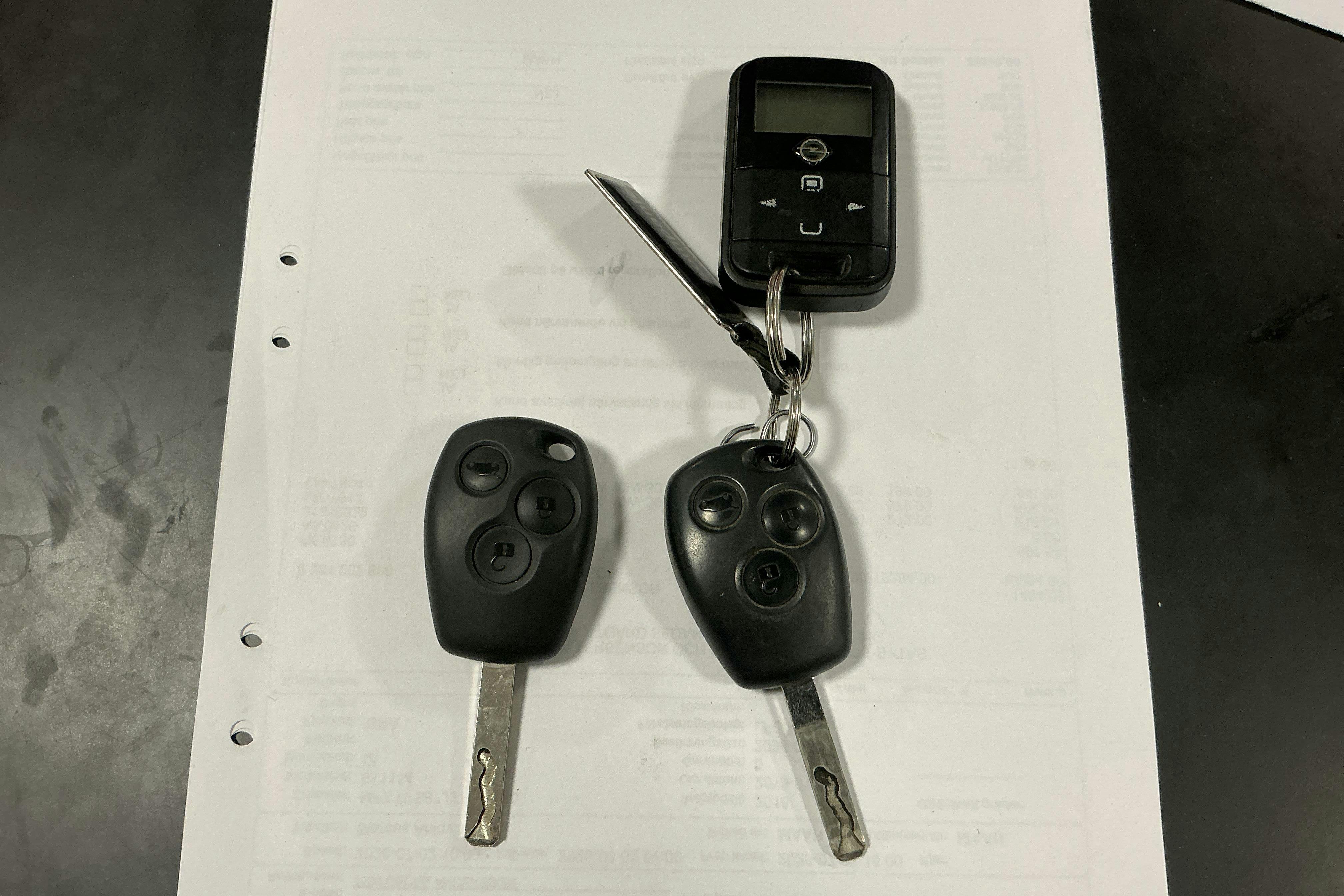 Esittelykuva 17 osoitteesta 17: Opel Vivaro 1.6 BITURBO (125hk) - 75 500 km - Manuaalinen - valkoinen - 2019