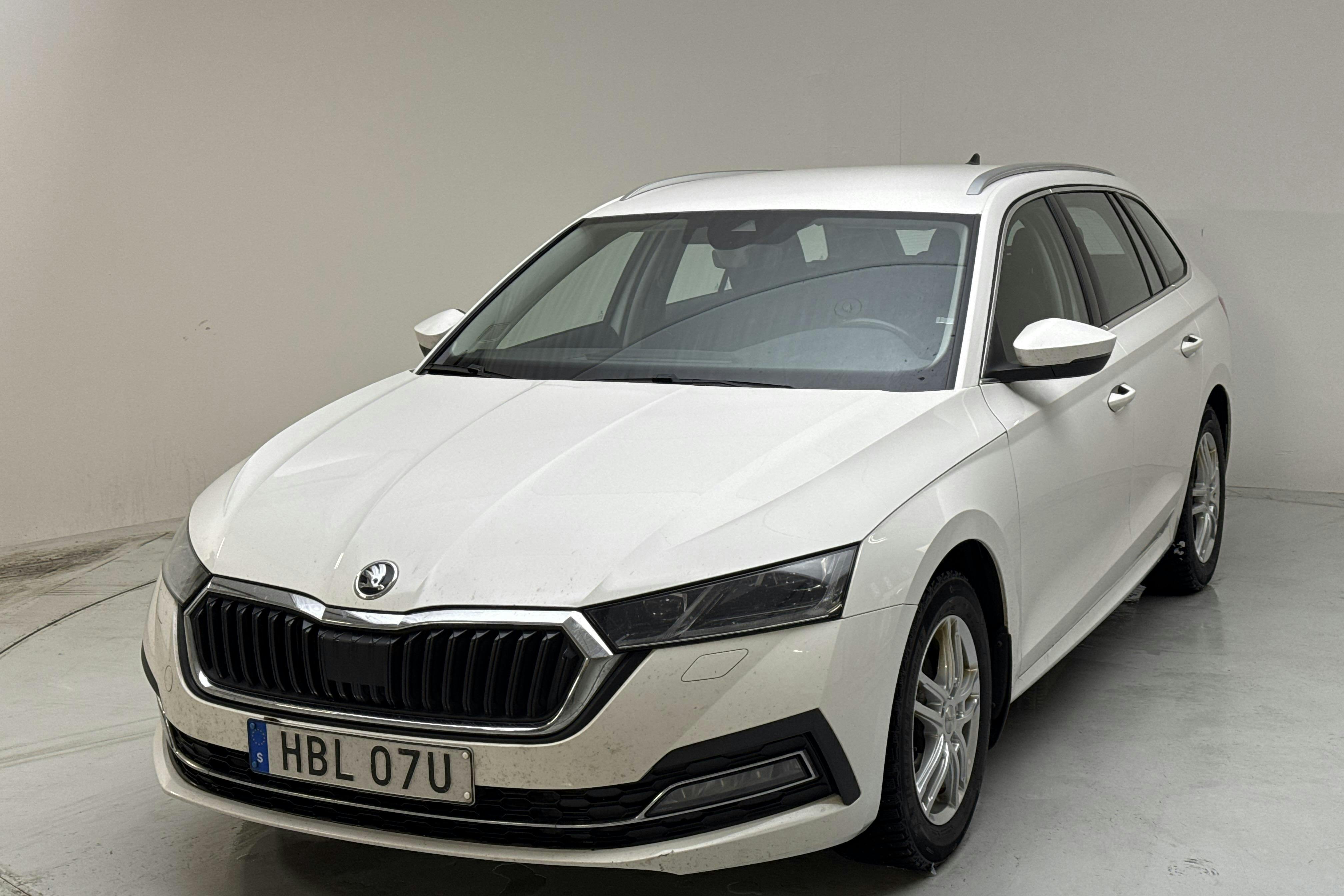 Esitlusfoto 1 aadressil 14: Skoda Octavia TSI e-Tec mHEV Combi (110hk) - 191 190 km - Automaatne - valge - 2021