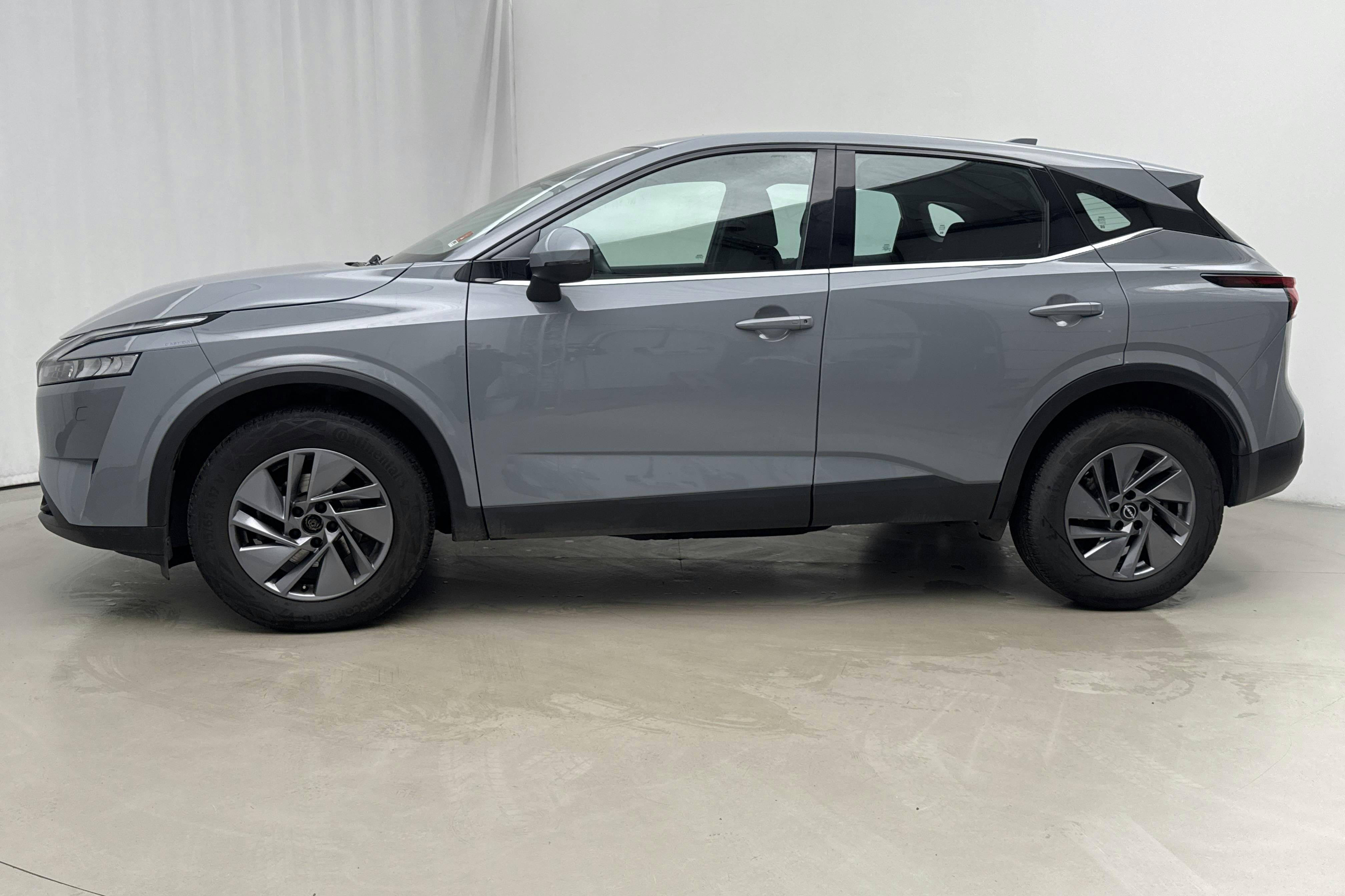 Presentation photo 2 of 15: Nissan Qashqai 1.3 MHEV (158hk) - 35 650 km - Automatic - Light Grey - 2022