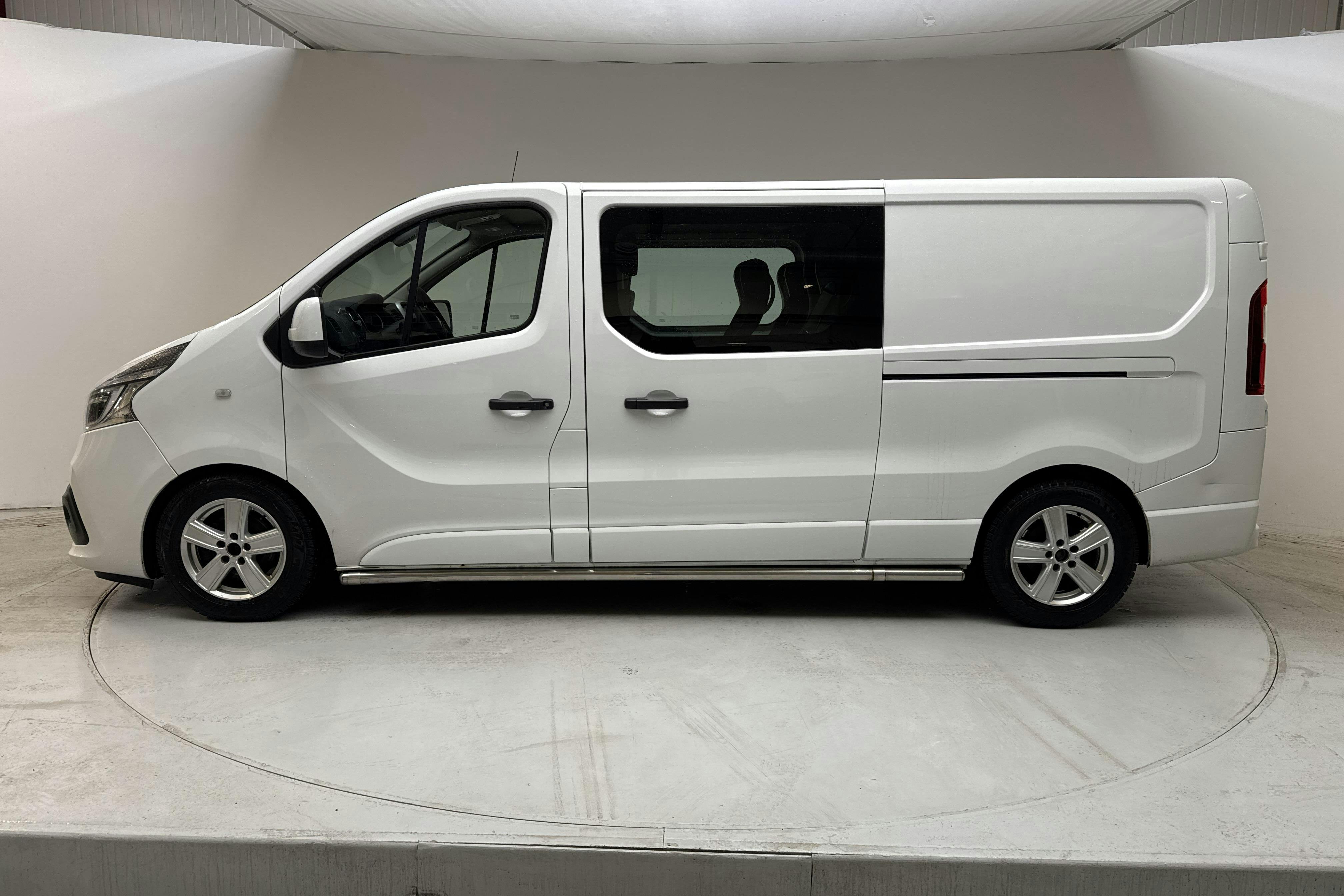 Presentation photo 2 of 14: Renault Trafic 2.0 dCi Skåp (145hk) - 170 060 km - Automatic - white - 2020