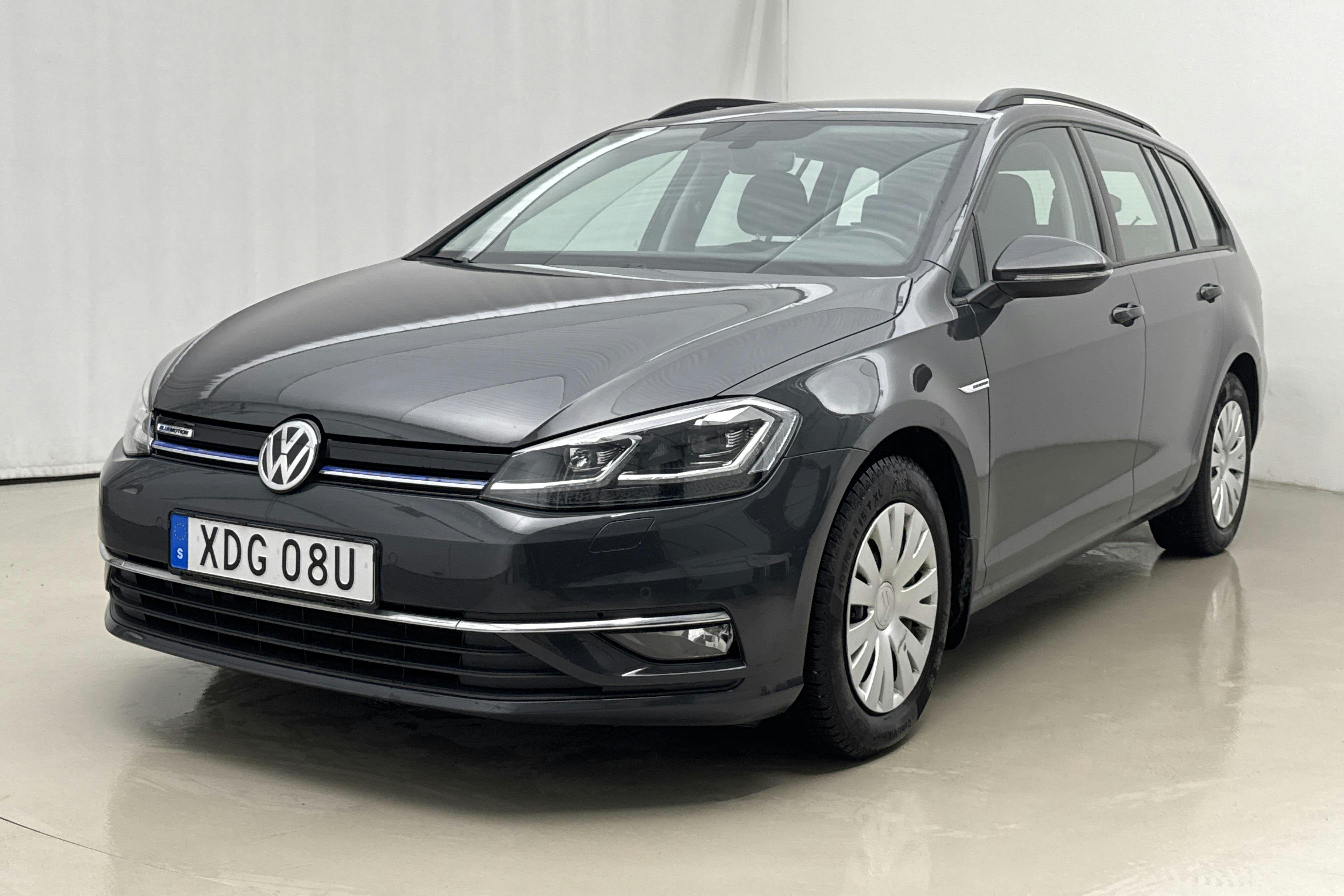 Presentation photo 1 of 18: VW Golf VII 1.5 TGI Sportscombi (130hk) - 89 880 km - Automatic - gray - 2020