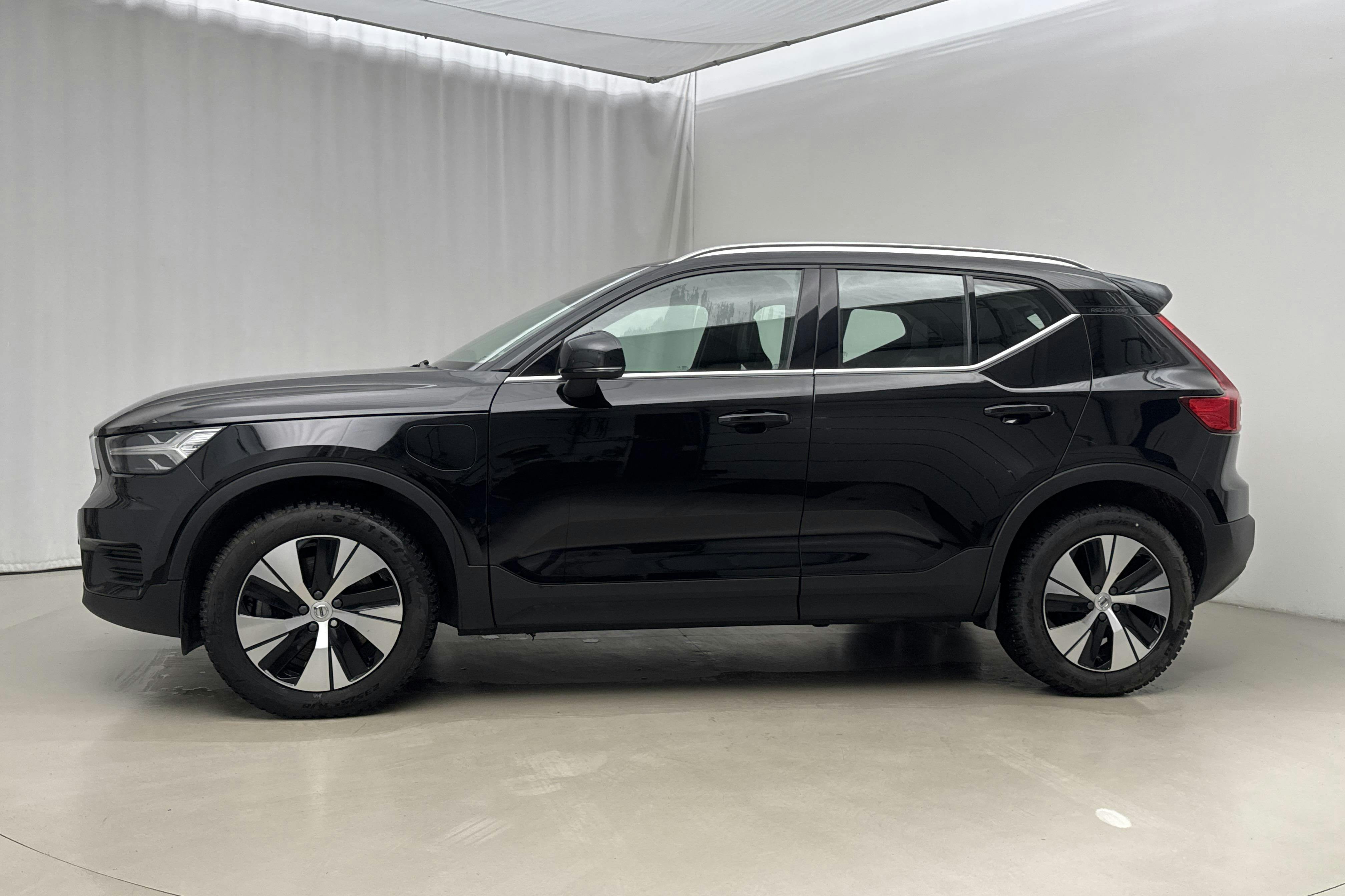 Esitlusfoto 2 aadressil 20: Volvo XC40 T5 2WD Twin Engine (262hk) - 66 320 km - Automaatne - must - 2022