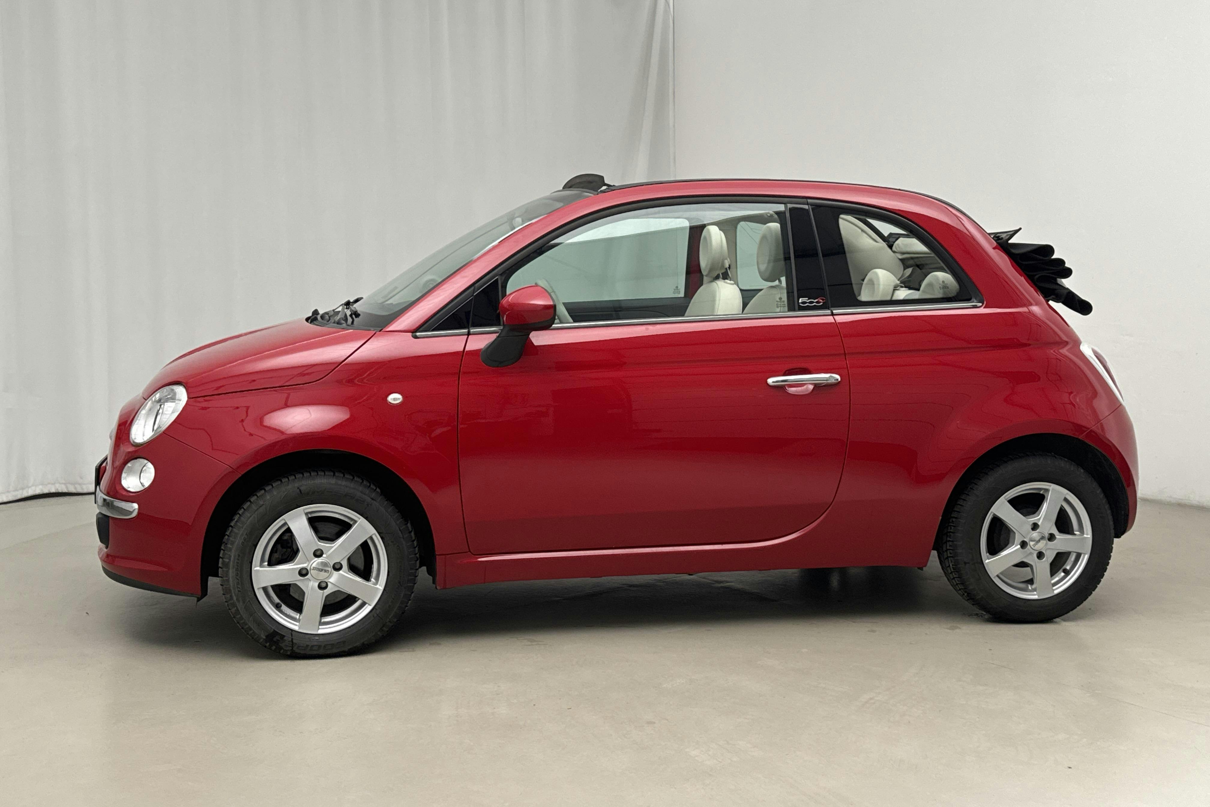 Presentation photo 2 of 22: Fiat 500C 1.2 (69hk) - 32 860 km - Manual - red - 2016