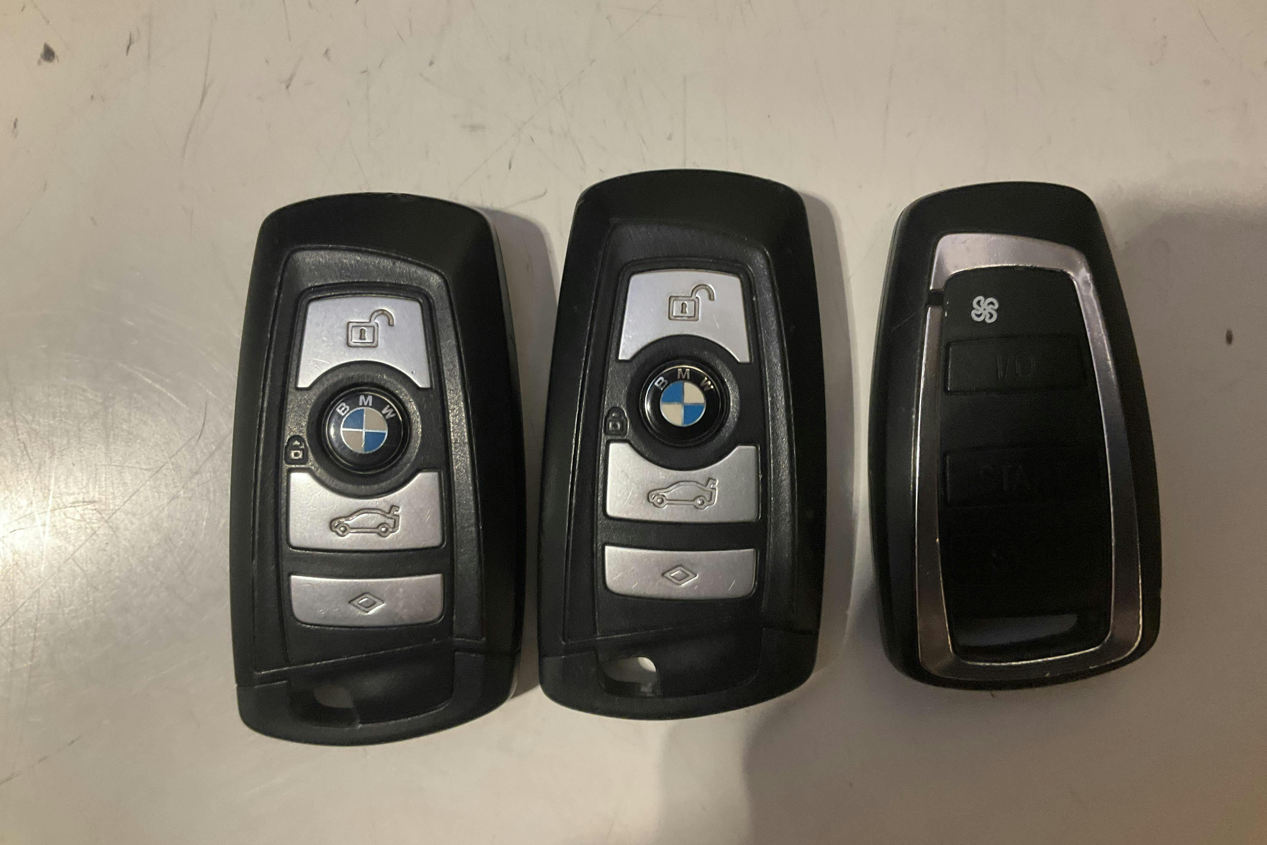 Presentation photo 19 of 19: BMW 530d xDrive Touring, F11 (258hk) - 170 730 km - Automatic - gray - 2015