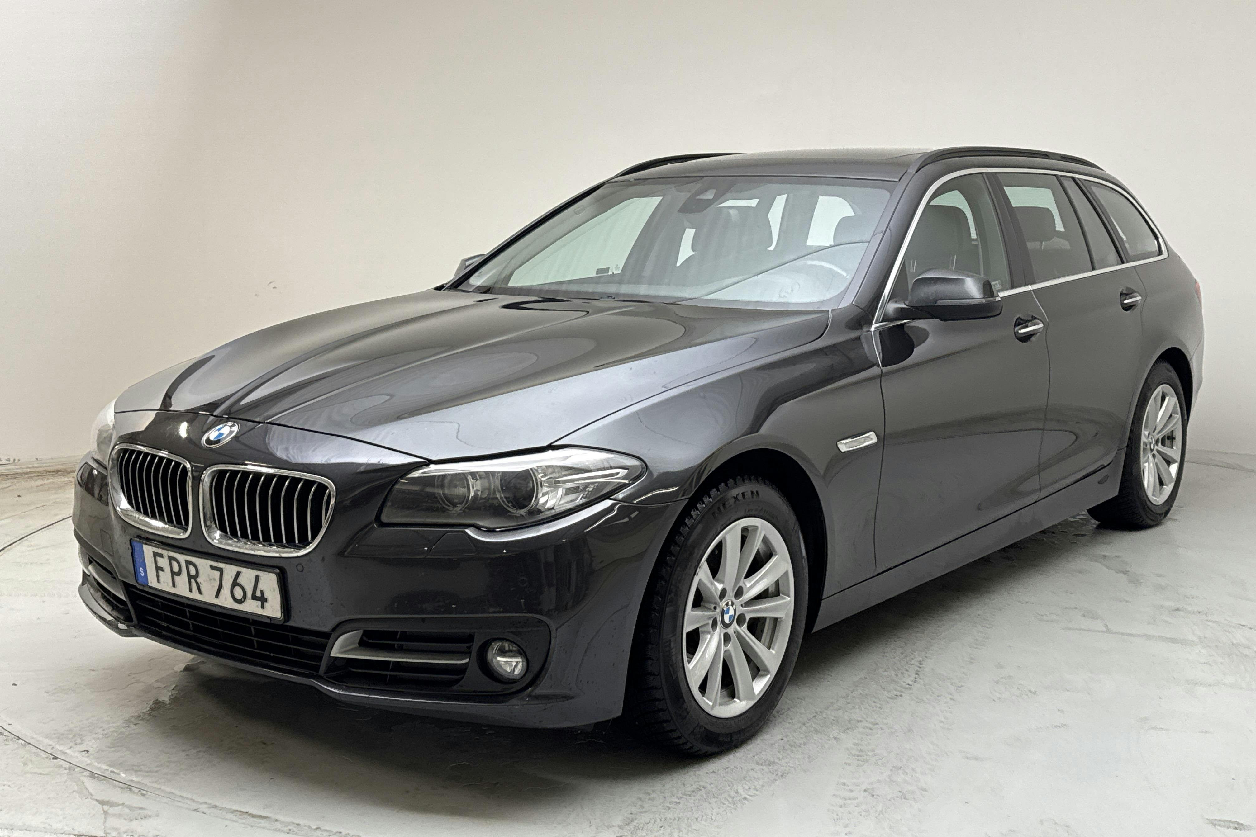 Presentation photo 1 of 19: BMW 530d xDrive Touring, F11 (258hk) - 170 730 km - Automatic - gray - 2015