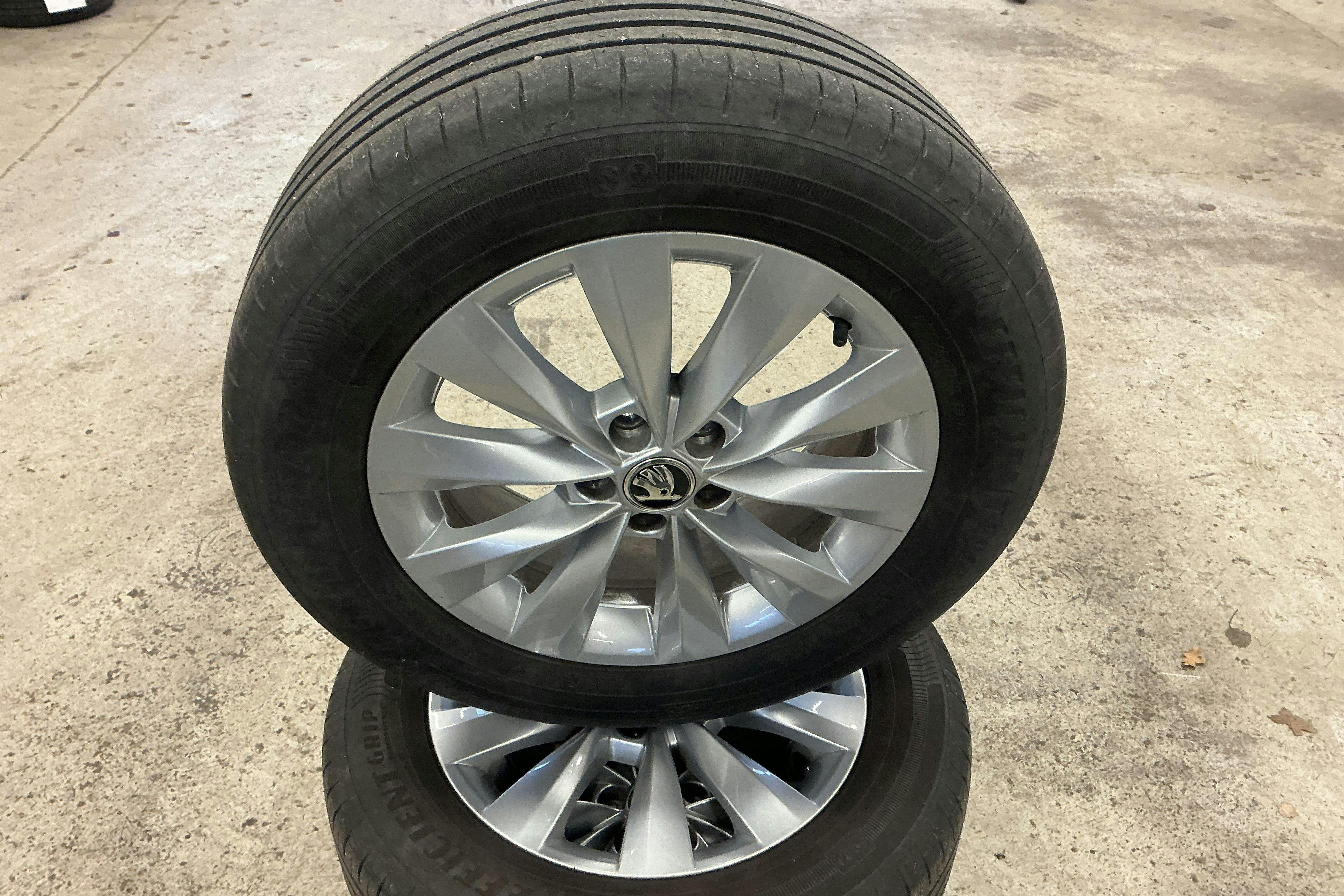 Presentationsfoto 14 av 14: Skoda Kamiq 1.0 TSI (110hk) - 4 285 mil - Manuell - vit - 2022