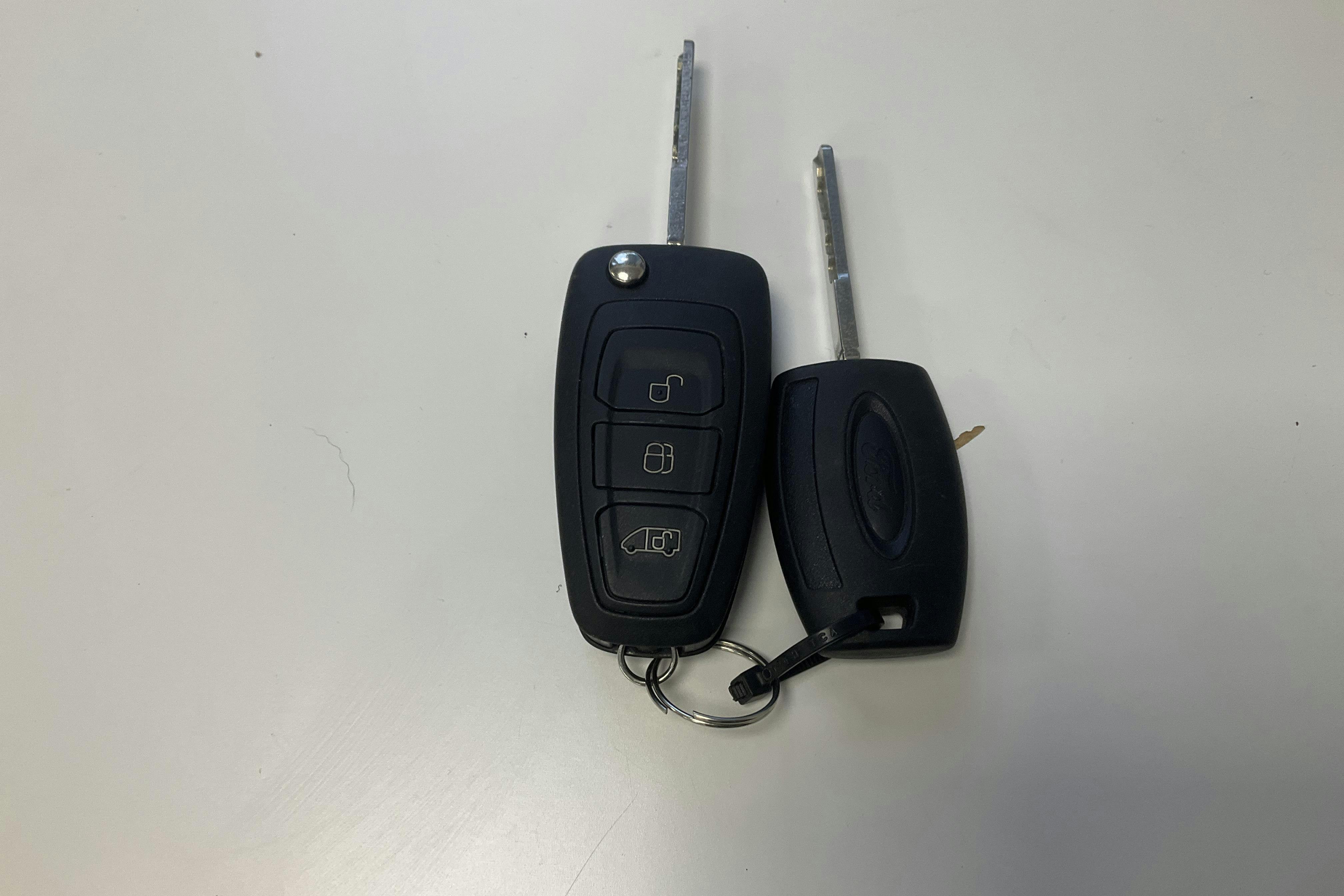 Presentation photo 15 of 15: Ford Transit Custom 290 (130hk) - 110 260 km - Manual - white - 2018