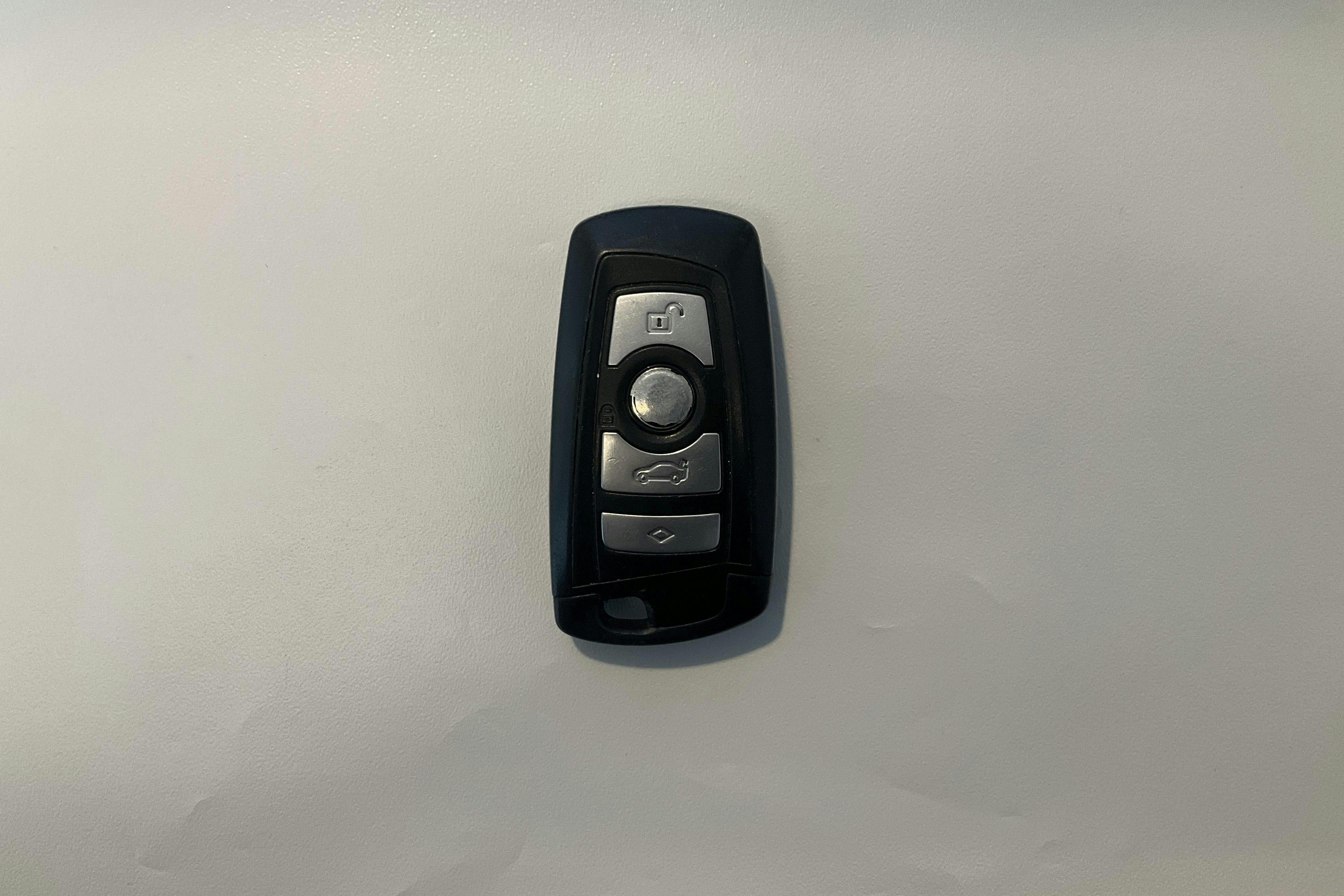 Presentation photo 15 of 15: BMW M550d xDrive Touring, F11 (381hk) - 291 140 km - Automatic - gray - 2012