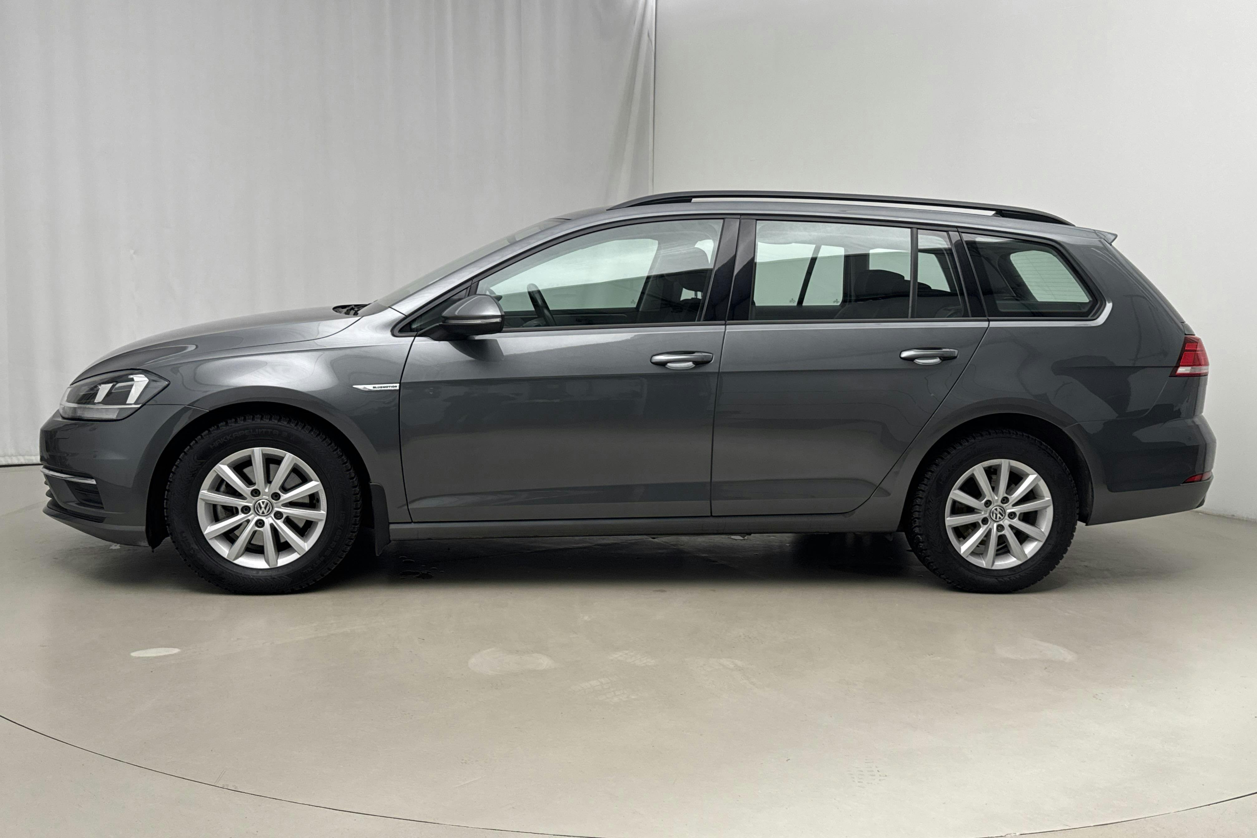 Presentation photo 2 of 19: VW Golf VII 1.5 TGI Sportscombi (130hk) - 64 420 km - Automatic - Dark Grey - 2019