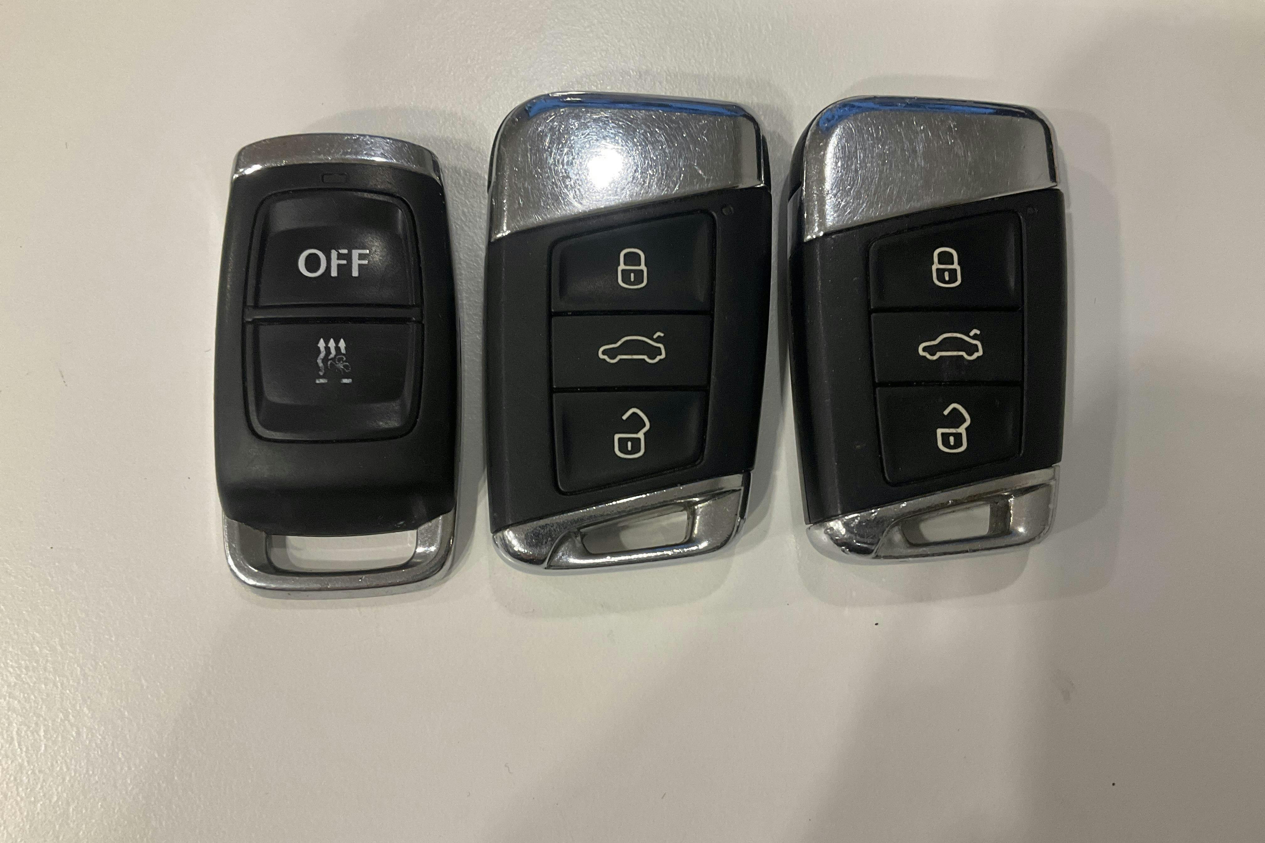 Esittelykuva 15 osoitteesta 15: VW Passat 2.0 TDI Sportscombi 4MOTION (190hk) - 269 440 km - Automaattinen - hopea - 2017